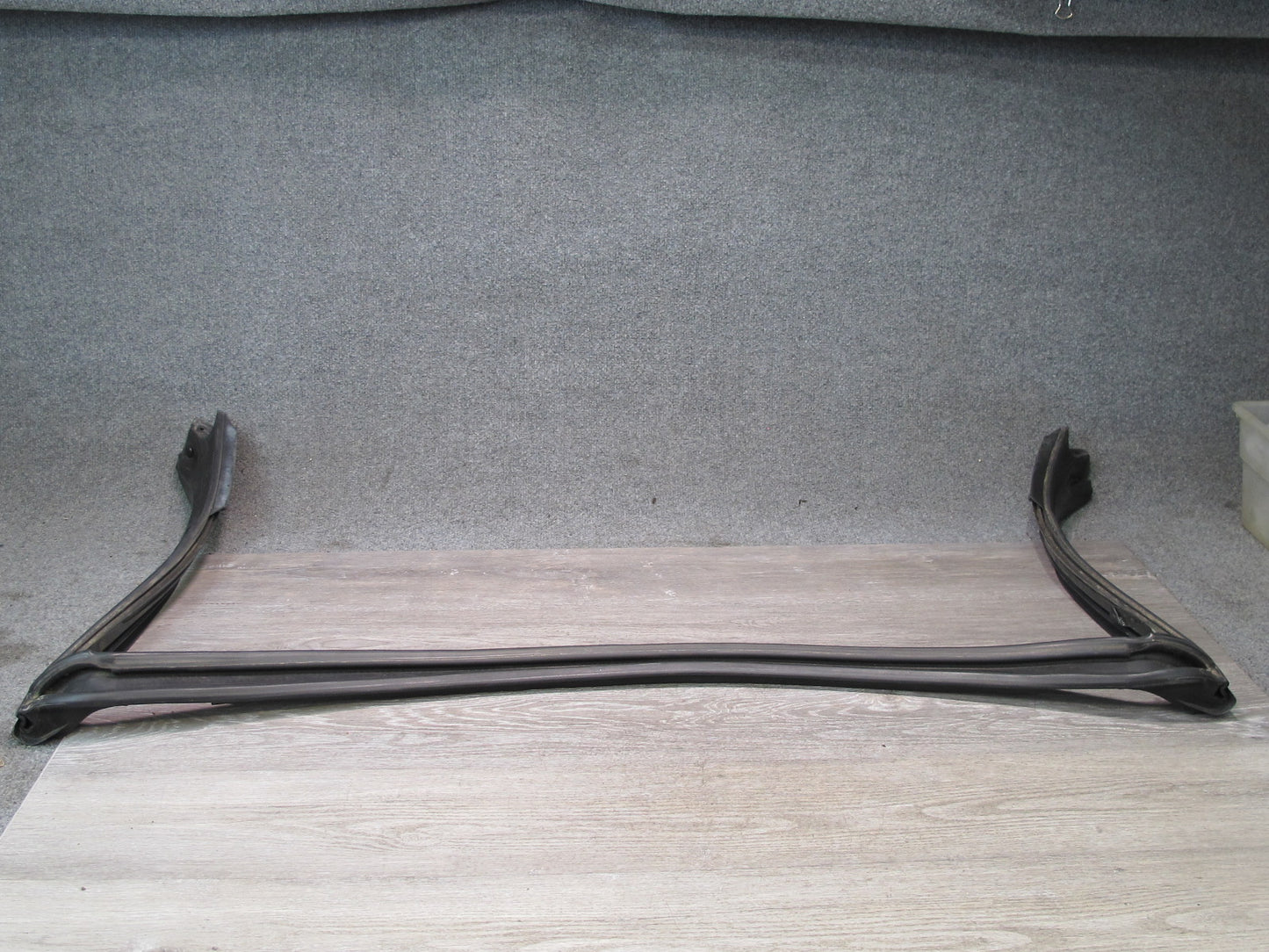 2012-2020 Mercedes R172 SLK SLC Front Windshield Glass Rubber Weatherstrip Seal
