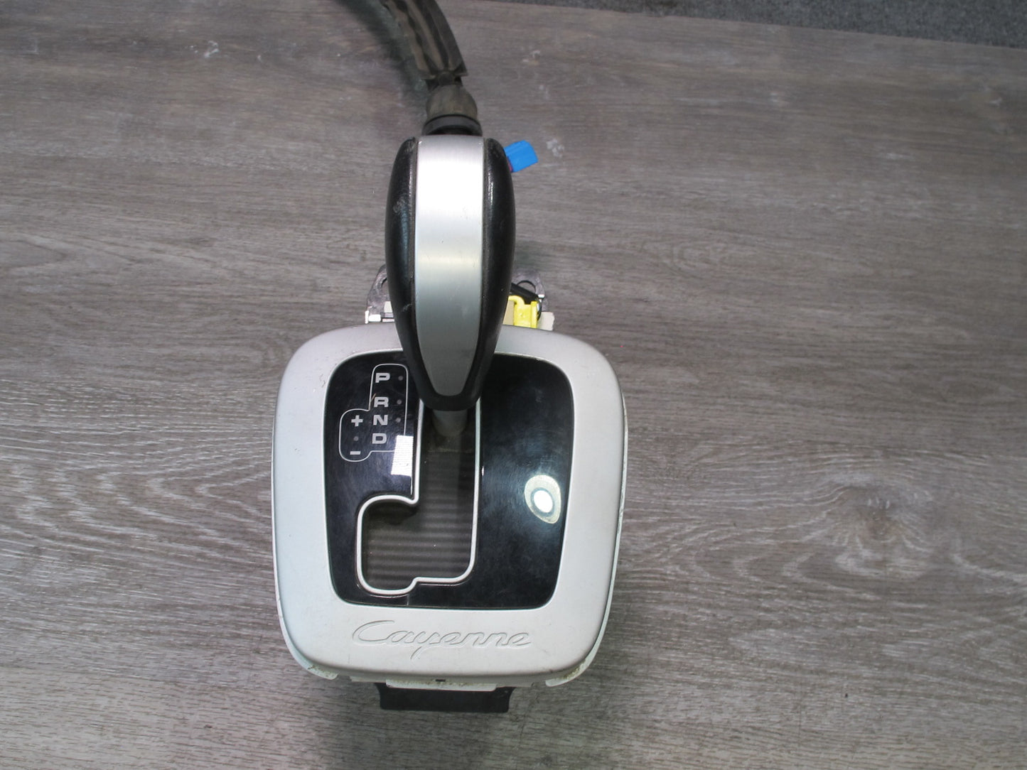 2005-2010 Porsche Cayenne 955 Automatic Transmission Floor Shifter Gear Selector