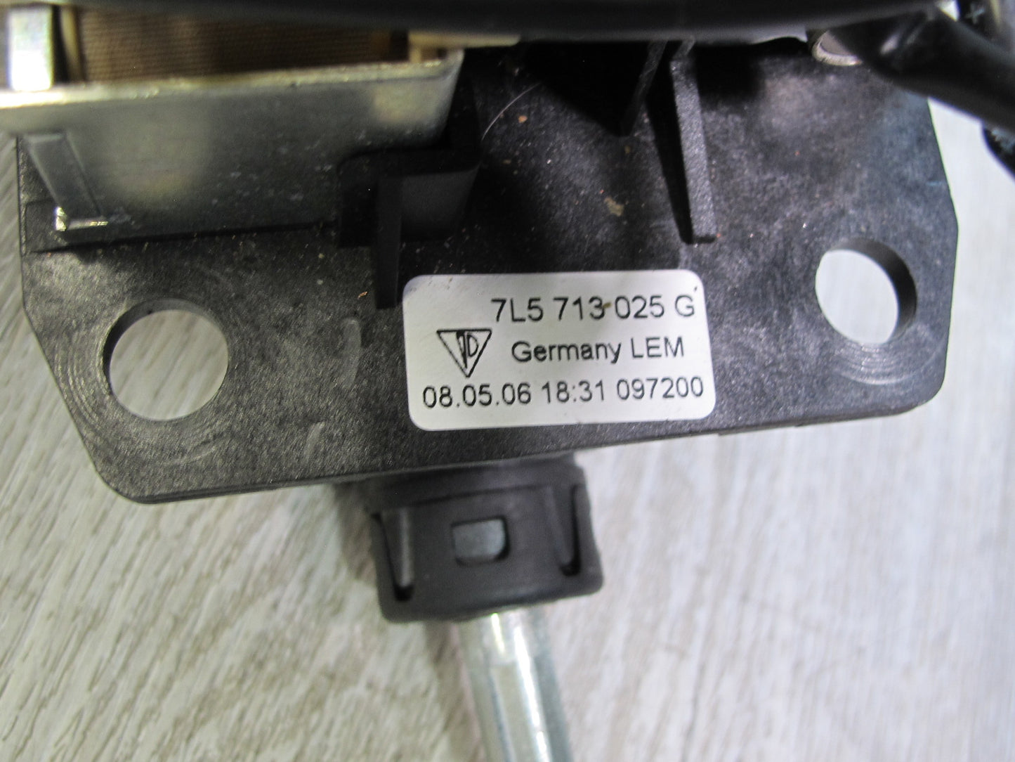 2005-2010 Porsche Cayenne 955 Automatic Transmission Floor Shifter Gear Selector