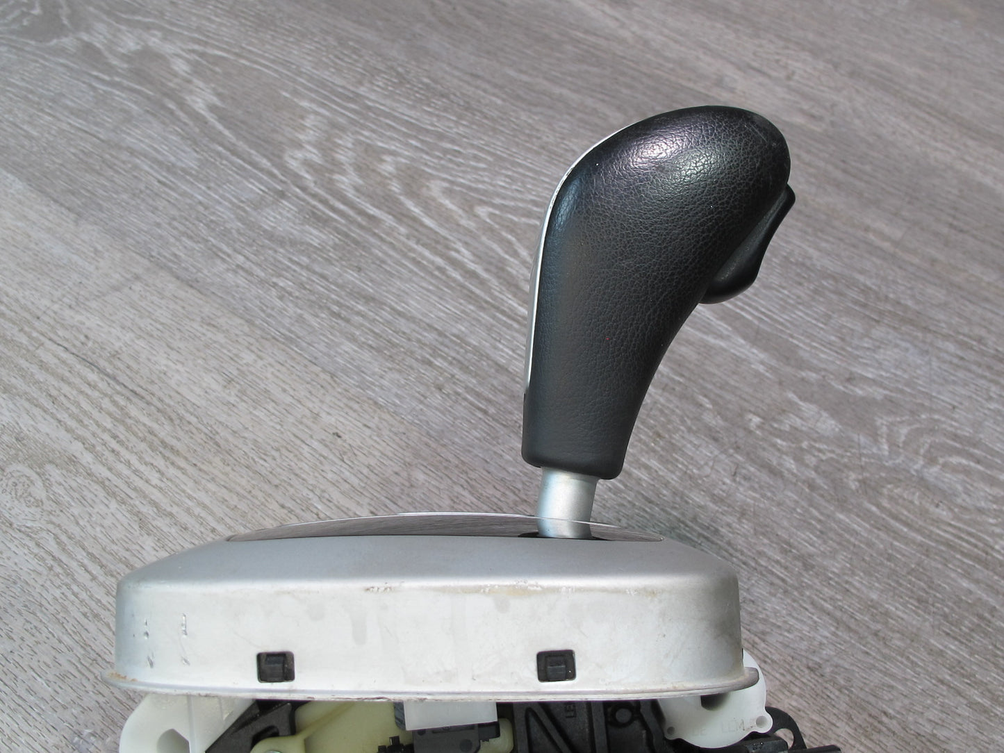 2005-2010 Porsche Cayenne 955 Automatic Transmission Floor Shifter Gear Selector