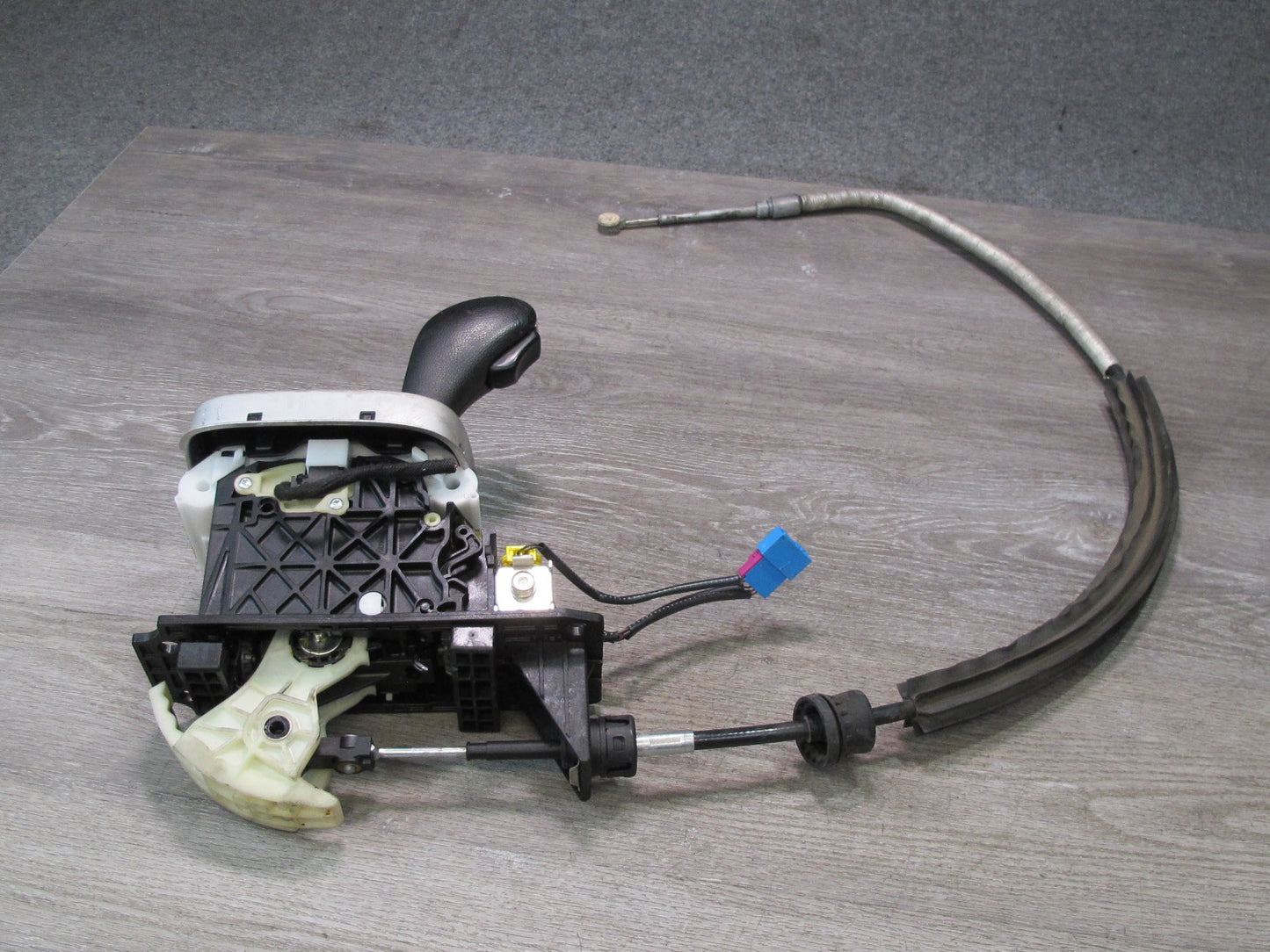 2005-2010 Porsche Cayenne 955 Automatic Transmission Floor Shifter Gear Selector
