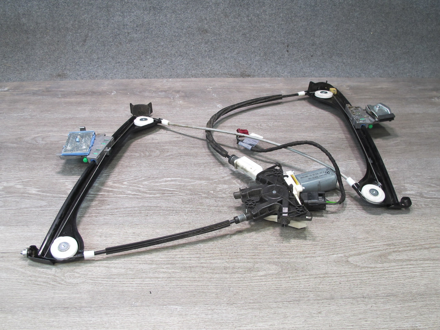 2012-2020 Mercedes R172 SLK SLC Left Driver Side Window Regulator W/ Motor
