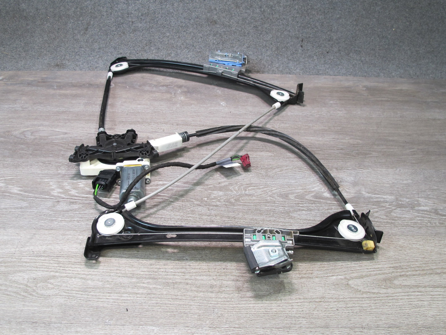 2012-2020 Mercedes R172 SLK SLC Left Driver Side Window Regulator W/ Motor