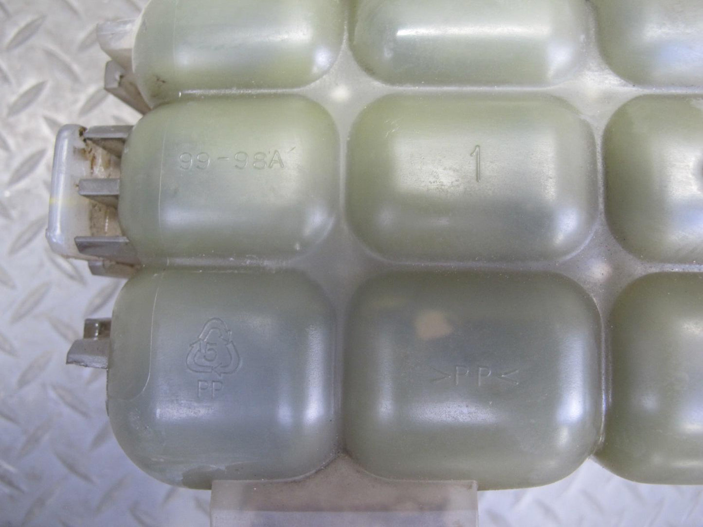 2004-2009 Hummer H2 Radiator Coolant Overflow Bottle Reservoir Tank