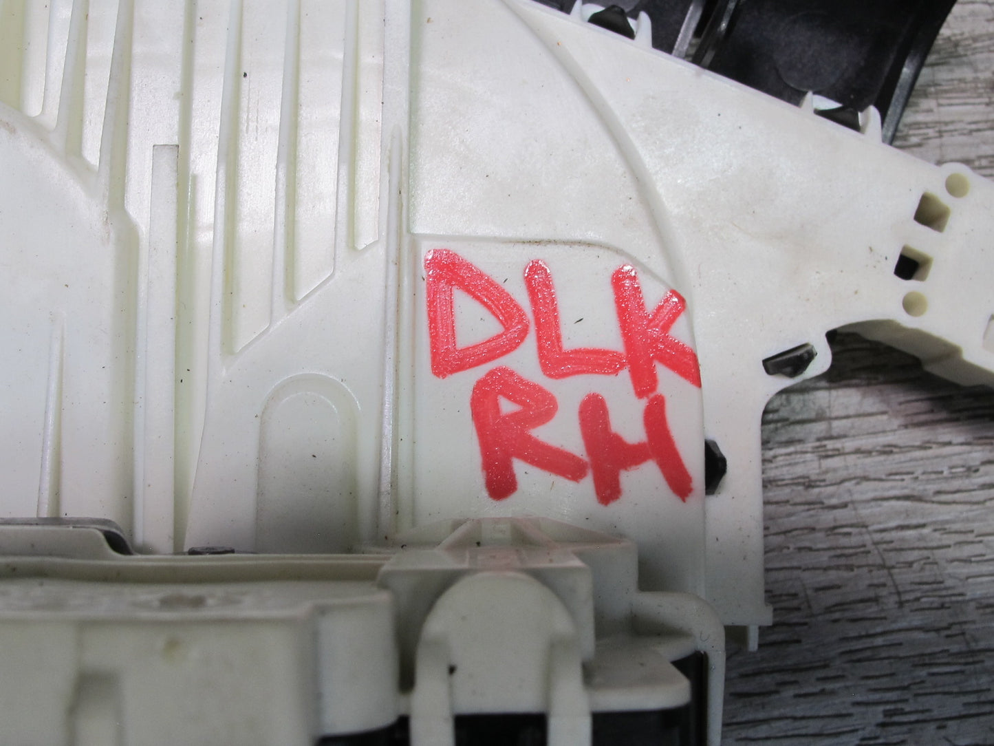 2012-2020 Mercedes R172 SLK SLC Front Right Pass Side Door Latch Lock Actuator