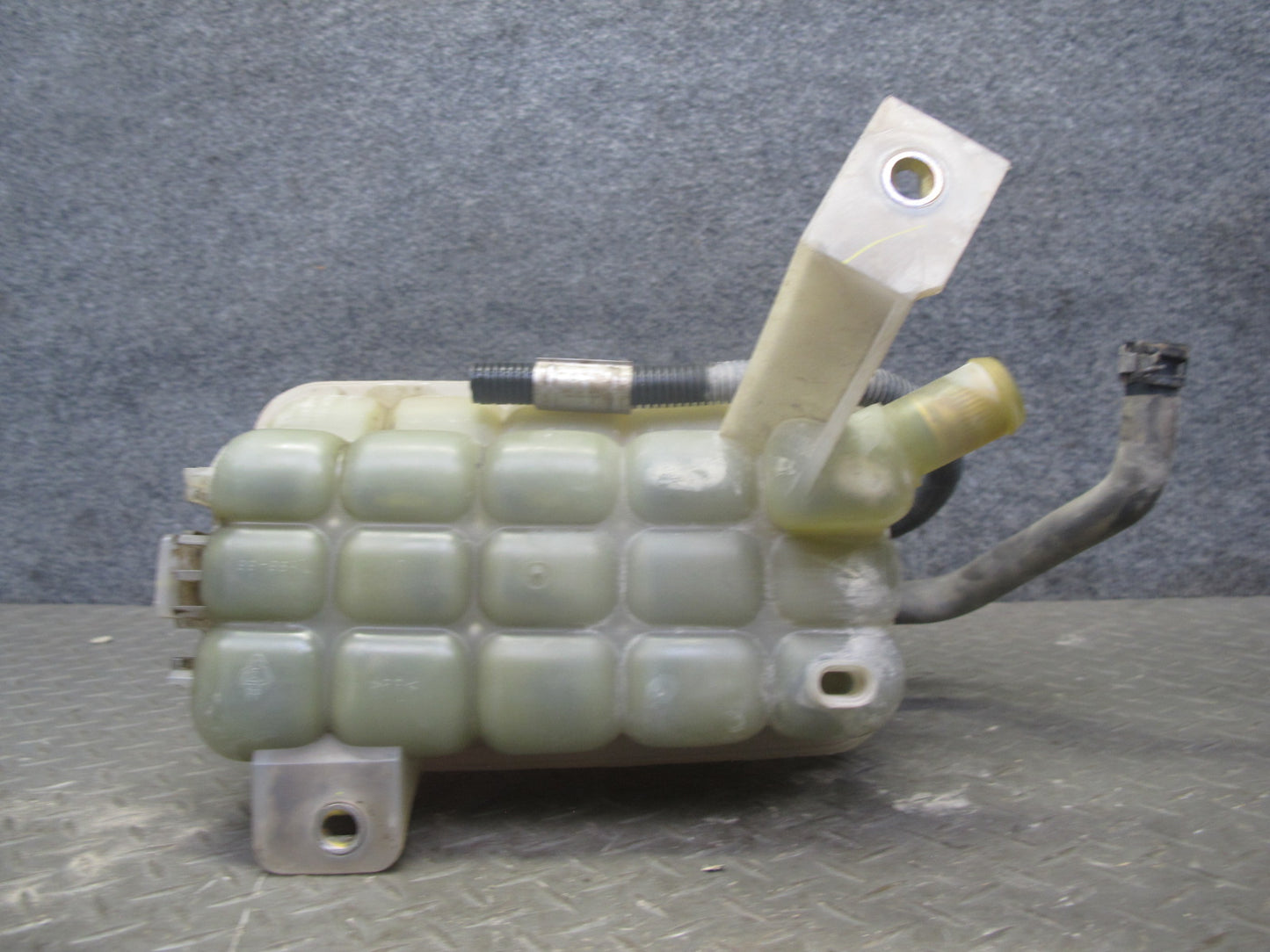 2004-2009 Hummer H2 Radiator Coolant Overflow Bottle Reservoir Tank