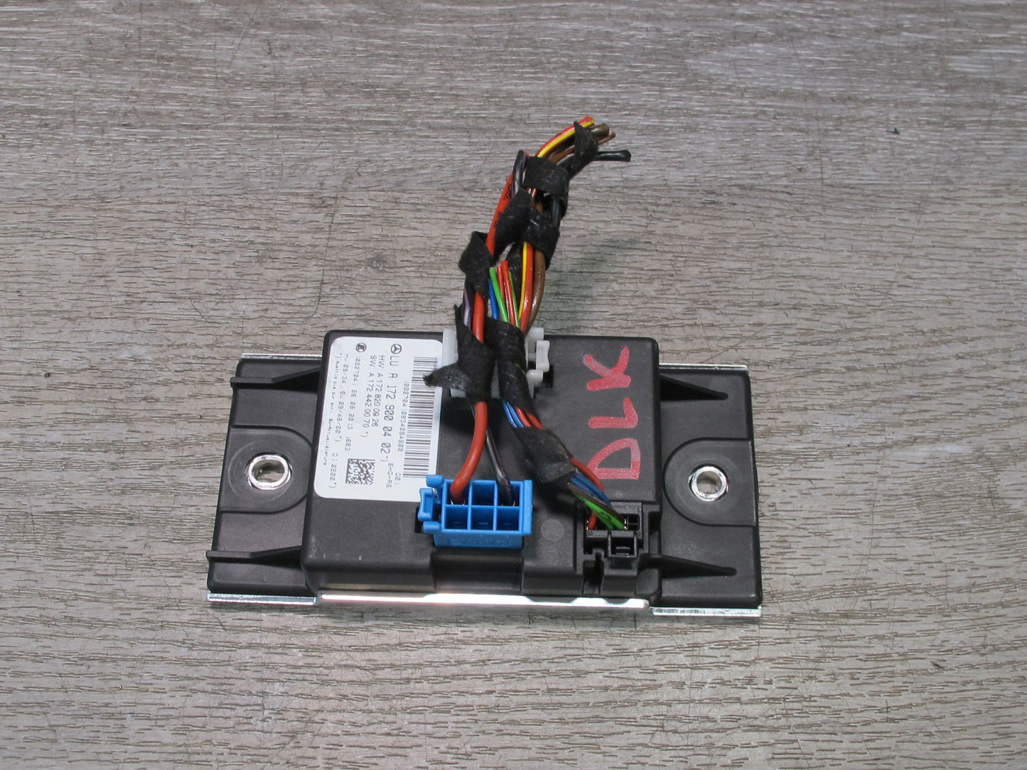 2012-2020 Mercedes R172 SLK SLC Seat Airscarf Control Module A1729000402
