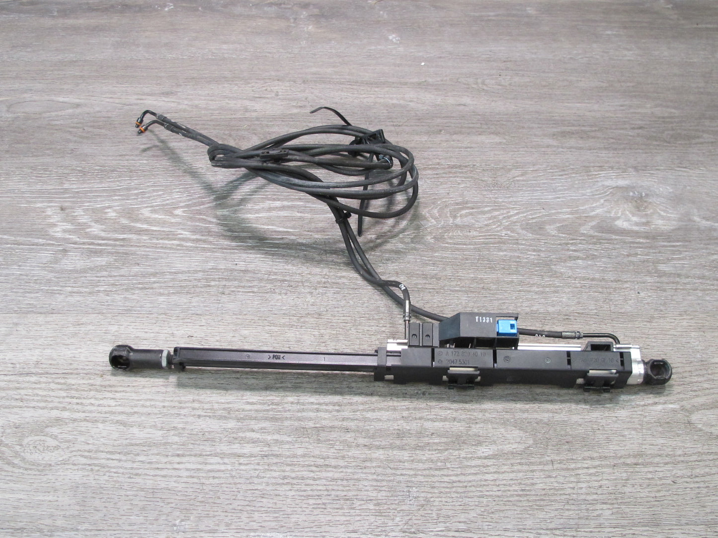 2012-2020 Mercedes R172 SLK SLC Convertible Roof TOP Right Trunk Lid Cylinder