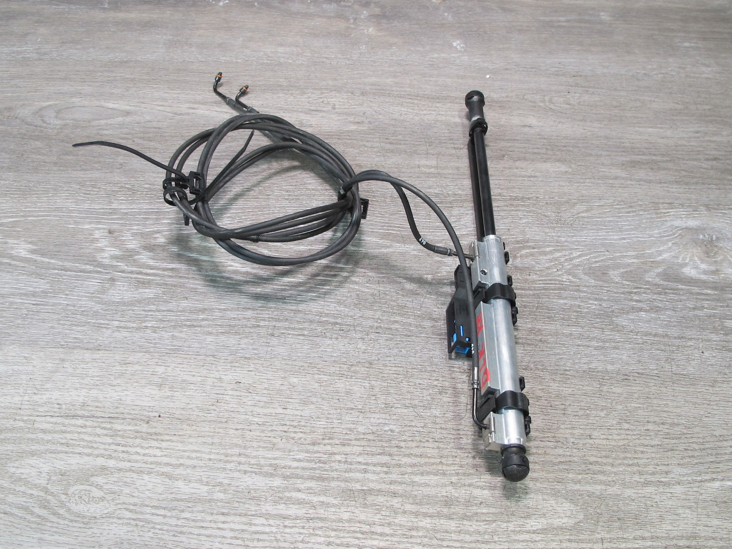 2012-2020 Mercedes R172 SLK SLC Convertible Roof TOP Right Trunk Lid Cylinder