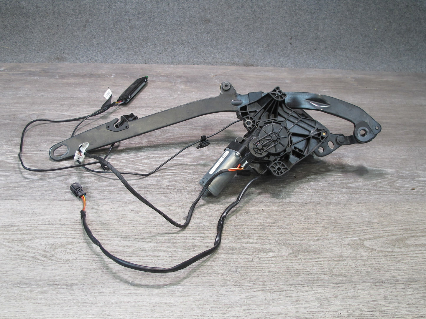 2012-2020 Mercedes R172 SLK SLC Convertible TOP Left Side Hinge Motor Assembly