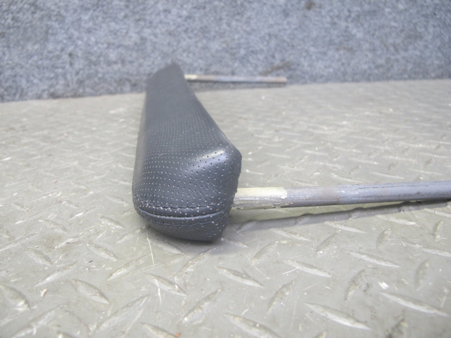 2003-2007 Hummer H2 Front Right Passenger Side Dashboard Grip Grab Handle Bar