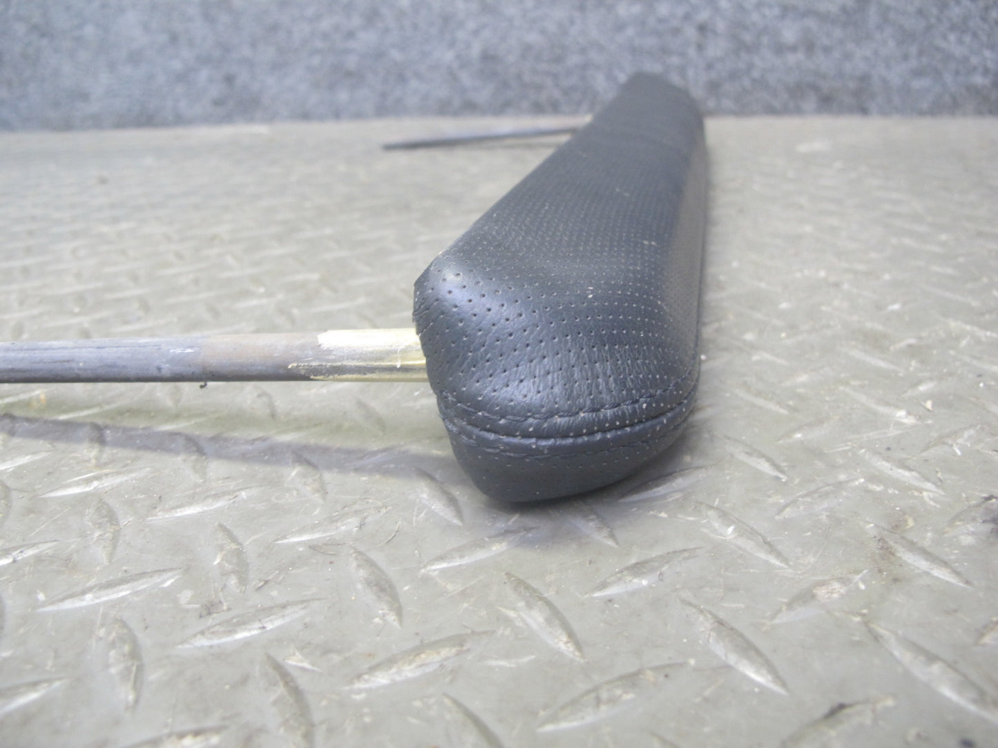 2003-2007 Hummer H2 Front Right Passenger Side Dashboard Grip Grab Handle Bar