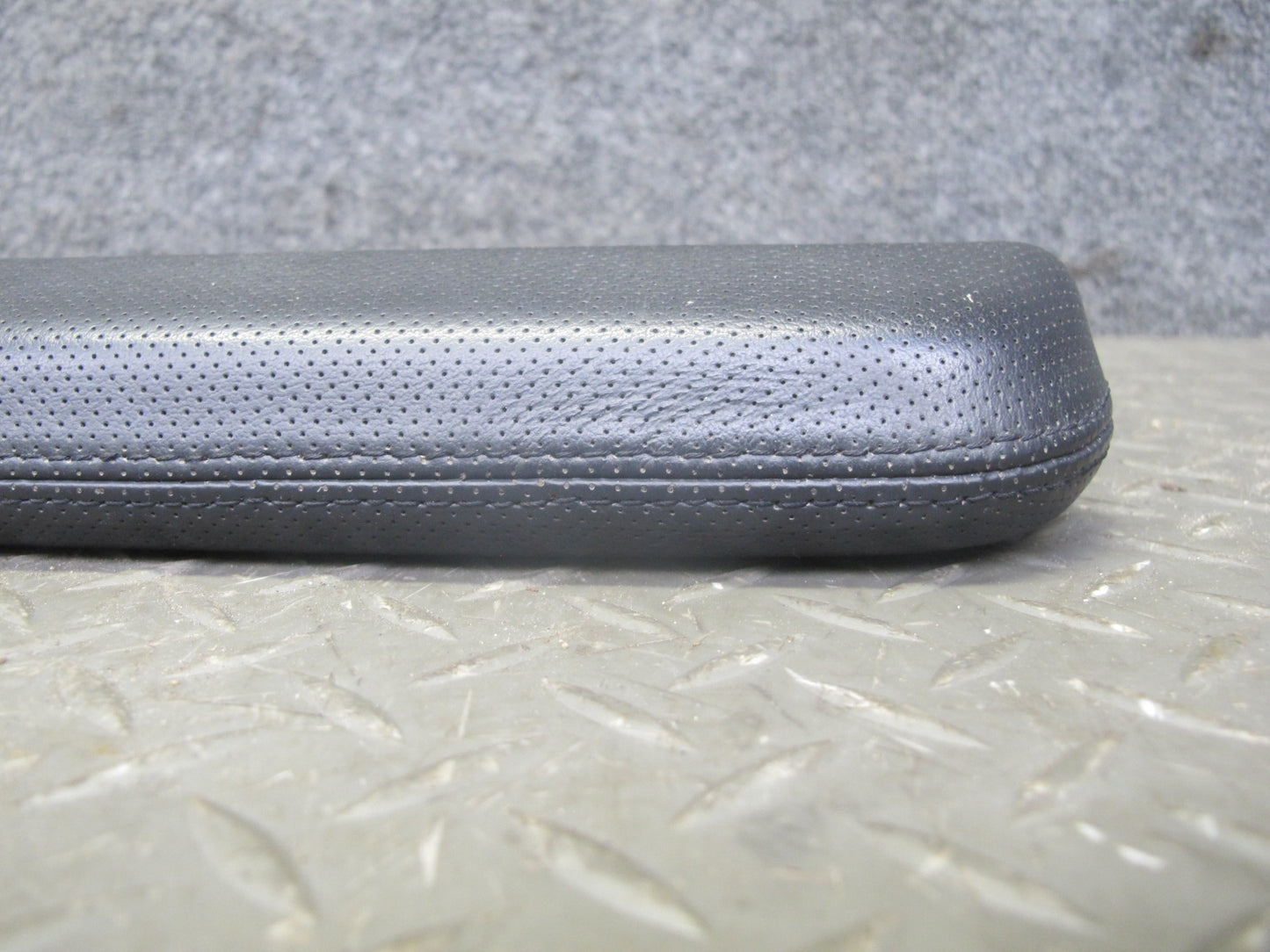 2003-2007 Hummer H2 Front Right Passenger Side Dashboard Grip Grab Handle Bar