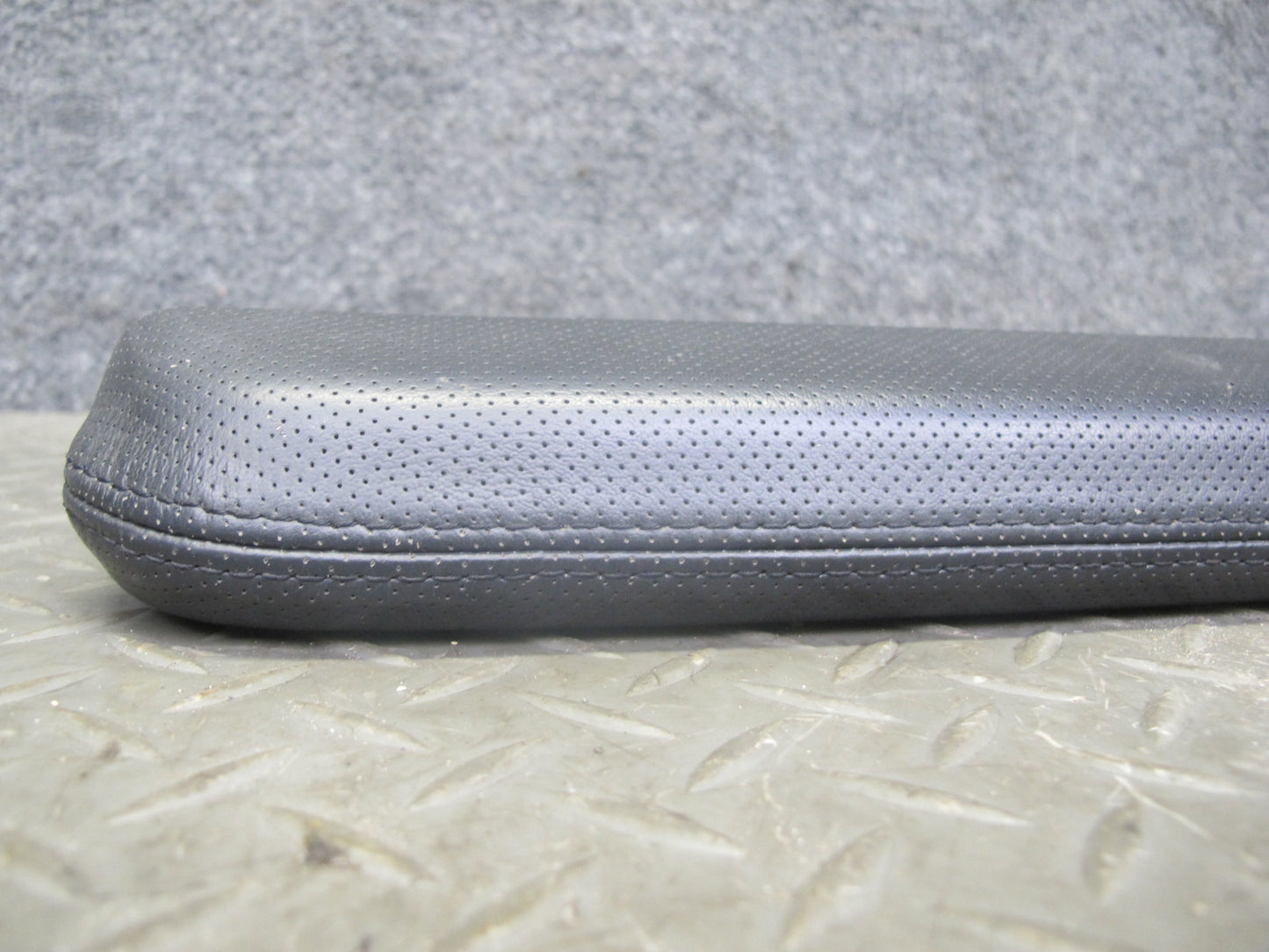 2003-2007 Hummer H2 Front Right Passenger Side Dashboard Grip Grab Handle Bar
