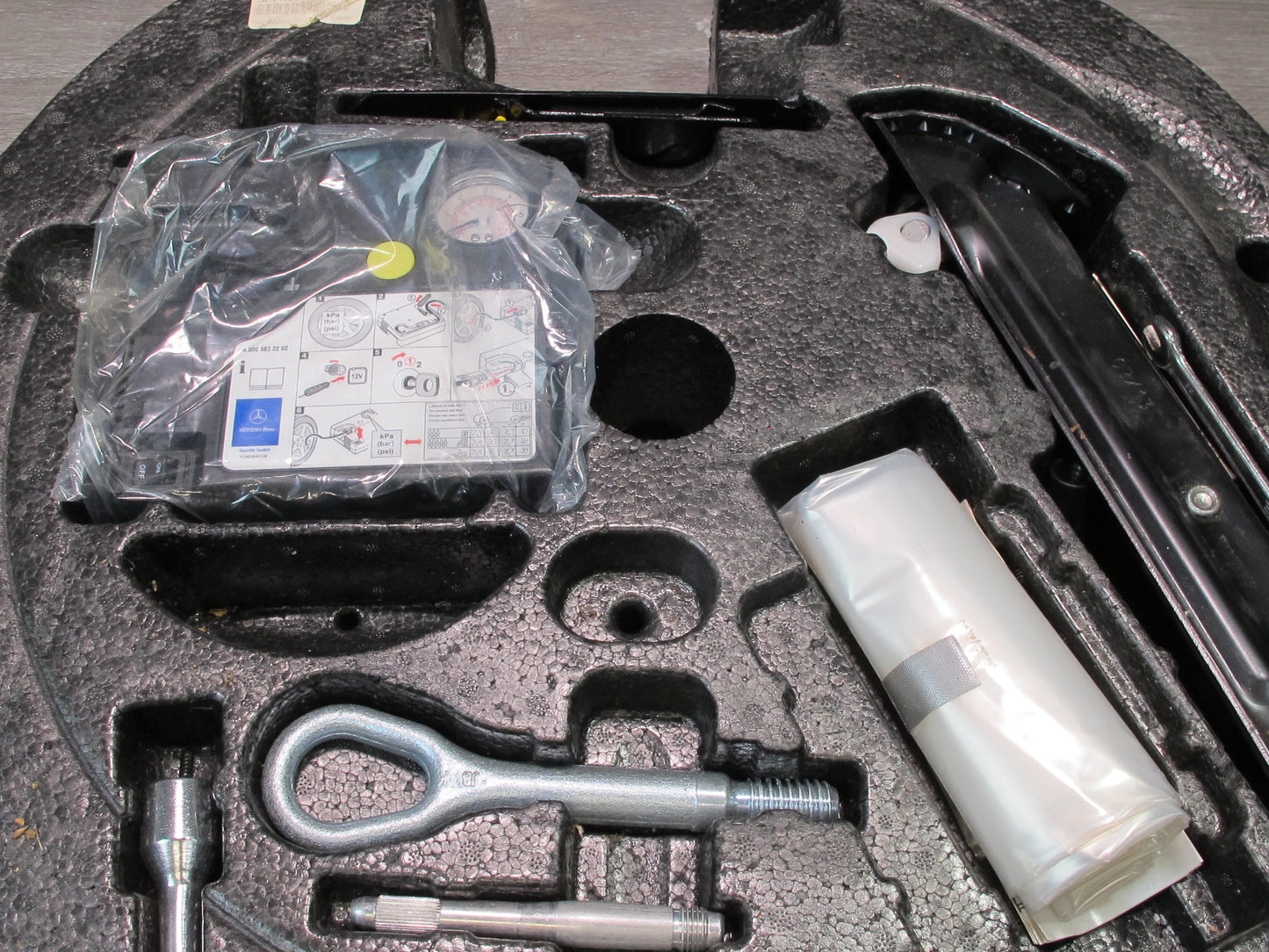2012-2020 Mercedes R172 SLK SLC Rear Trunk Emergency Spare Tire Jack Tool KIT