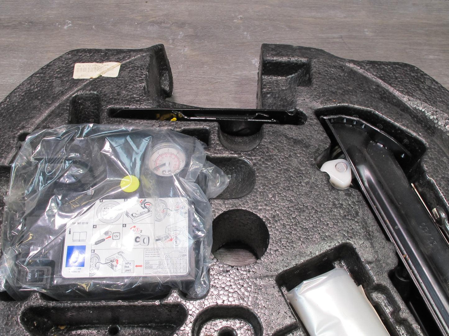 2012-2020 Mercedes R172 SLK SLC Rear Trunk Emergency Spare Tire Jack Tool KIT