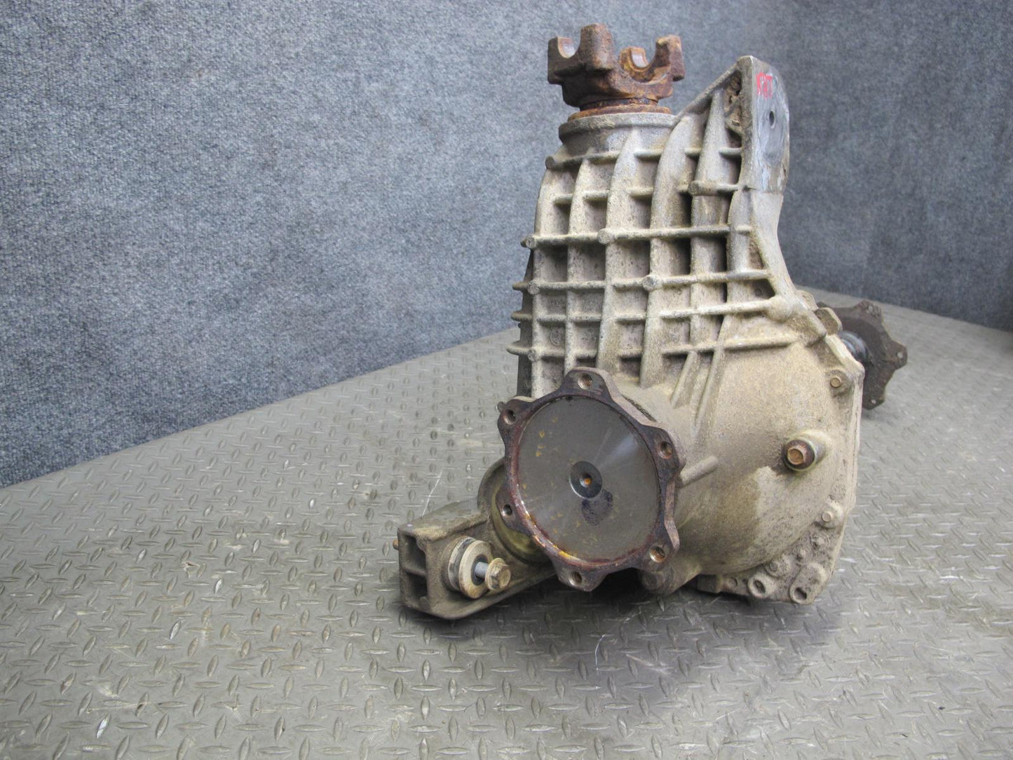 2003-2007 Hummer H2 4WD 4x4 Front Differential Carrier 4.10 Ratio