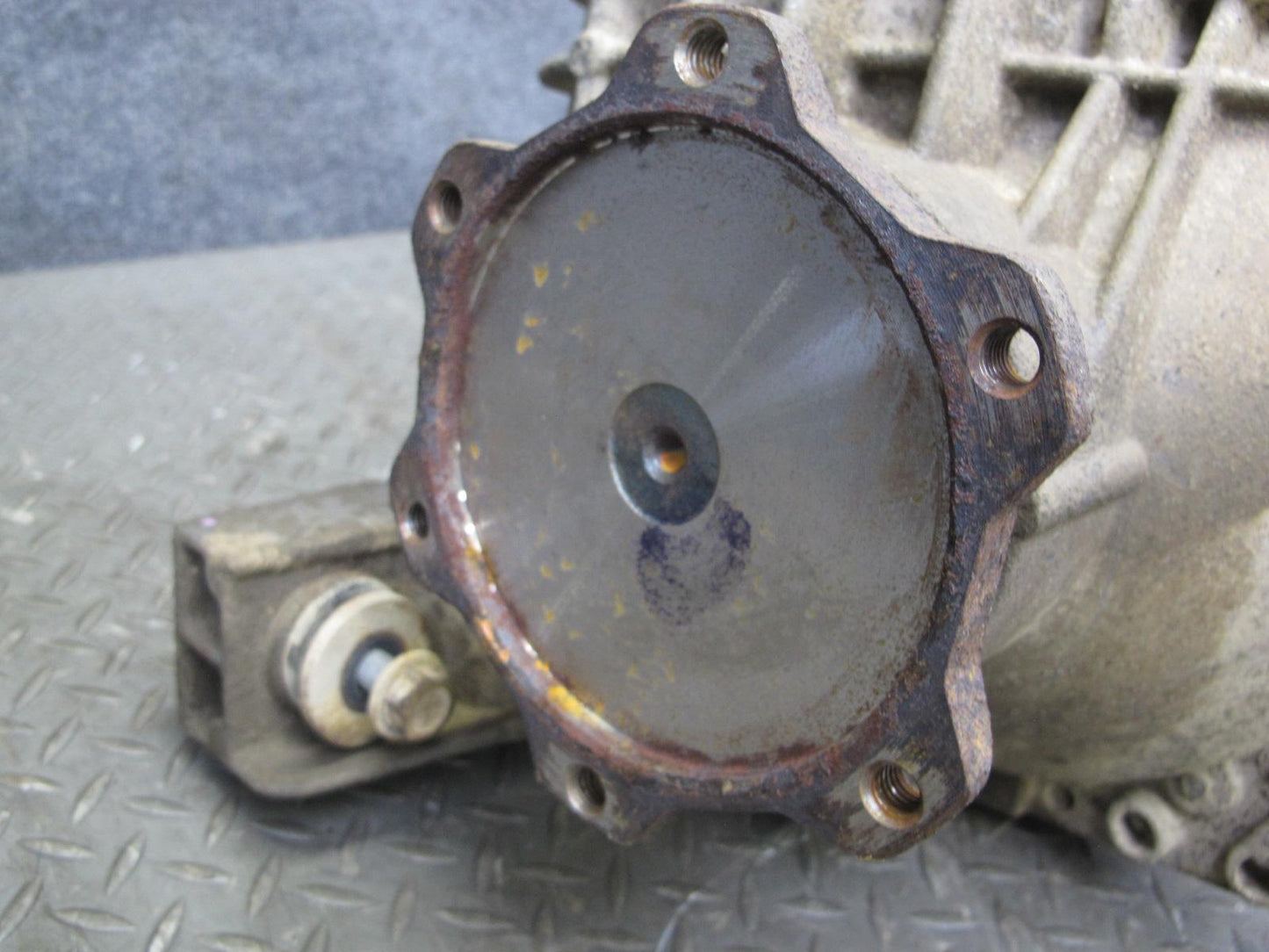2003-2007 Hummer H2 4WD 4x4 Front Differential Carrier 4.10 Ratio