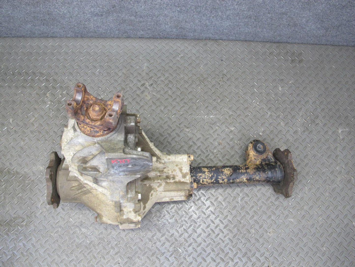 2003-2007 Hummer H2 4WD 4x4 Front Differential Carrier 4.10 Ratio