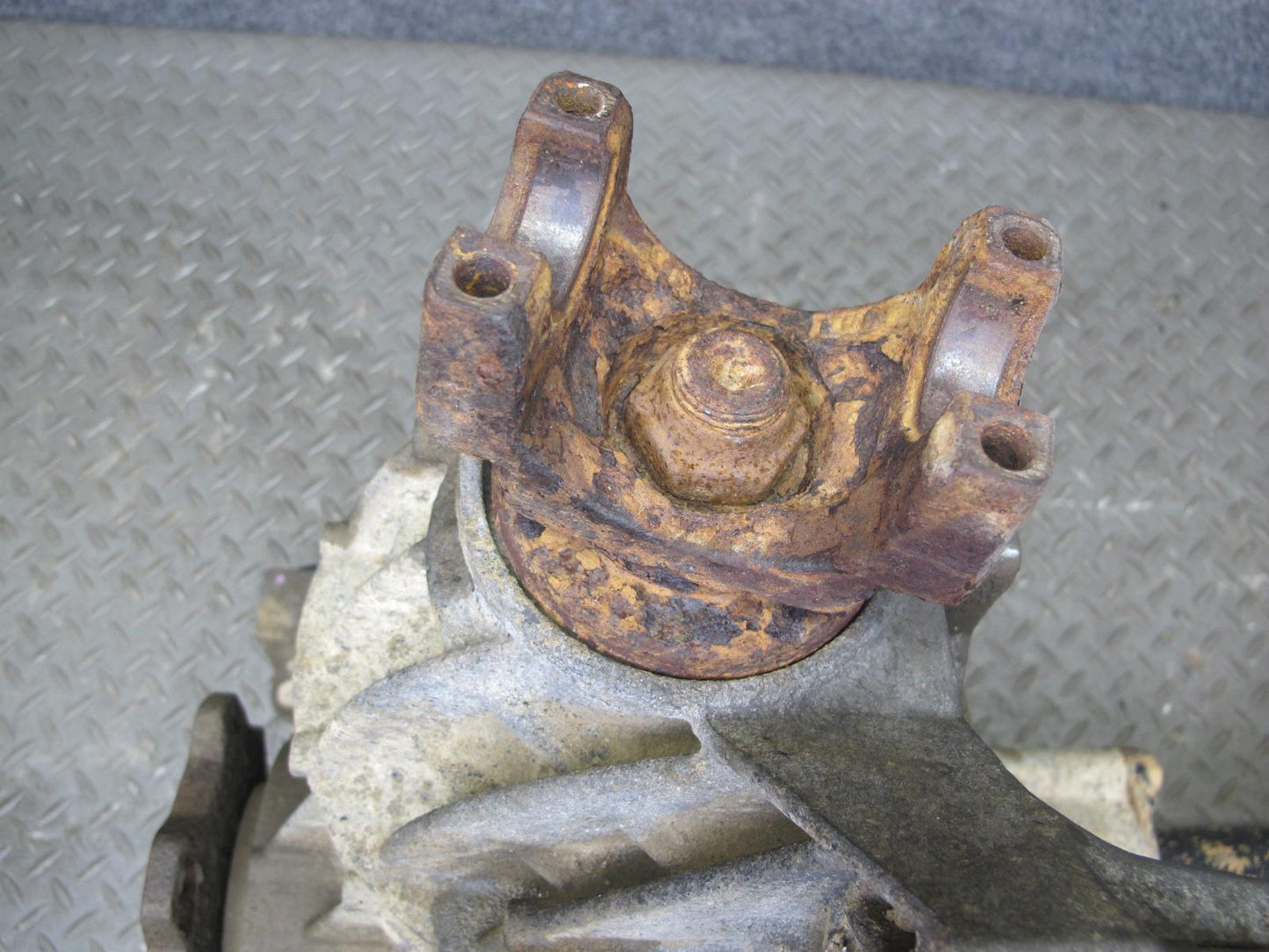 2003-2007 Hummer H2 4WD 4x4 Front Differential Carrier 4.10 Ratio