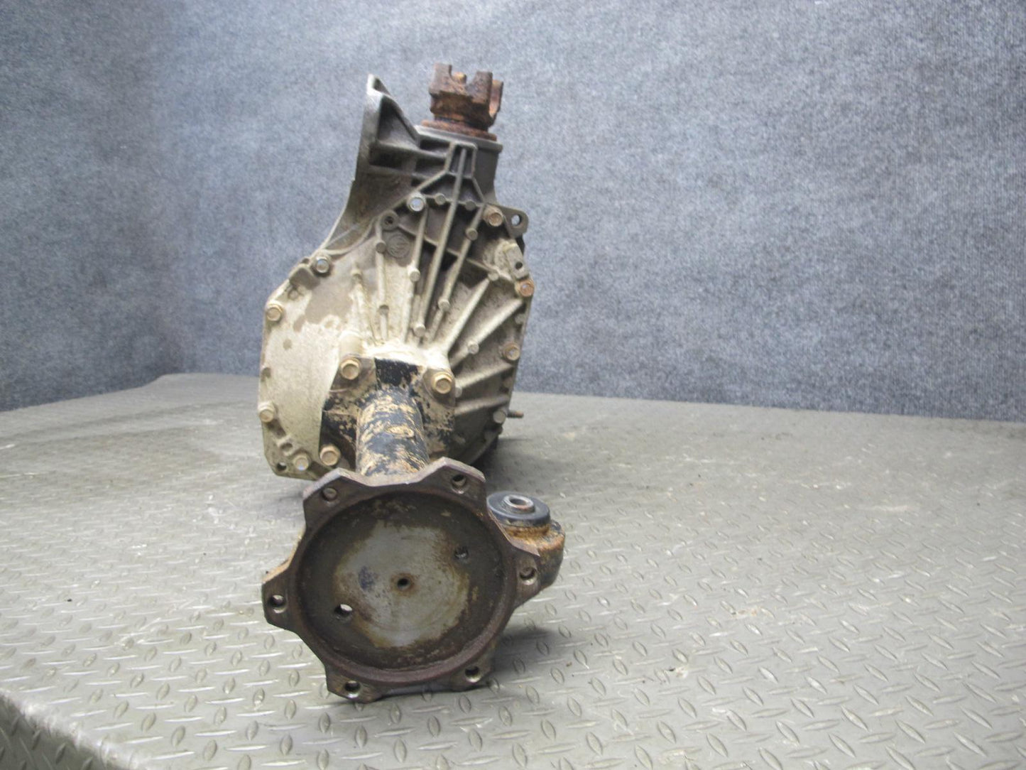 2003-2007 Hummer H2 4WD 4x4 Front Differential Carrier 4.10 Ratio