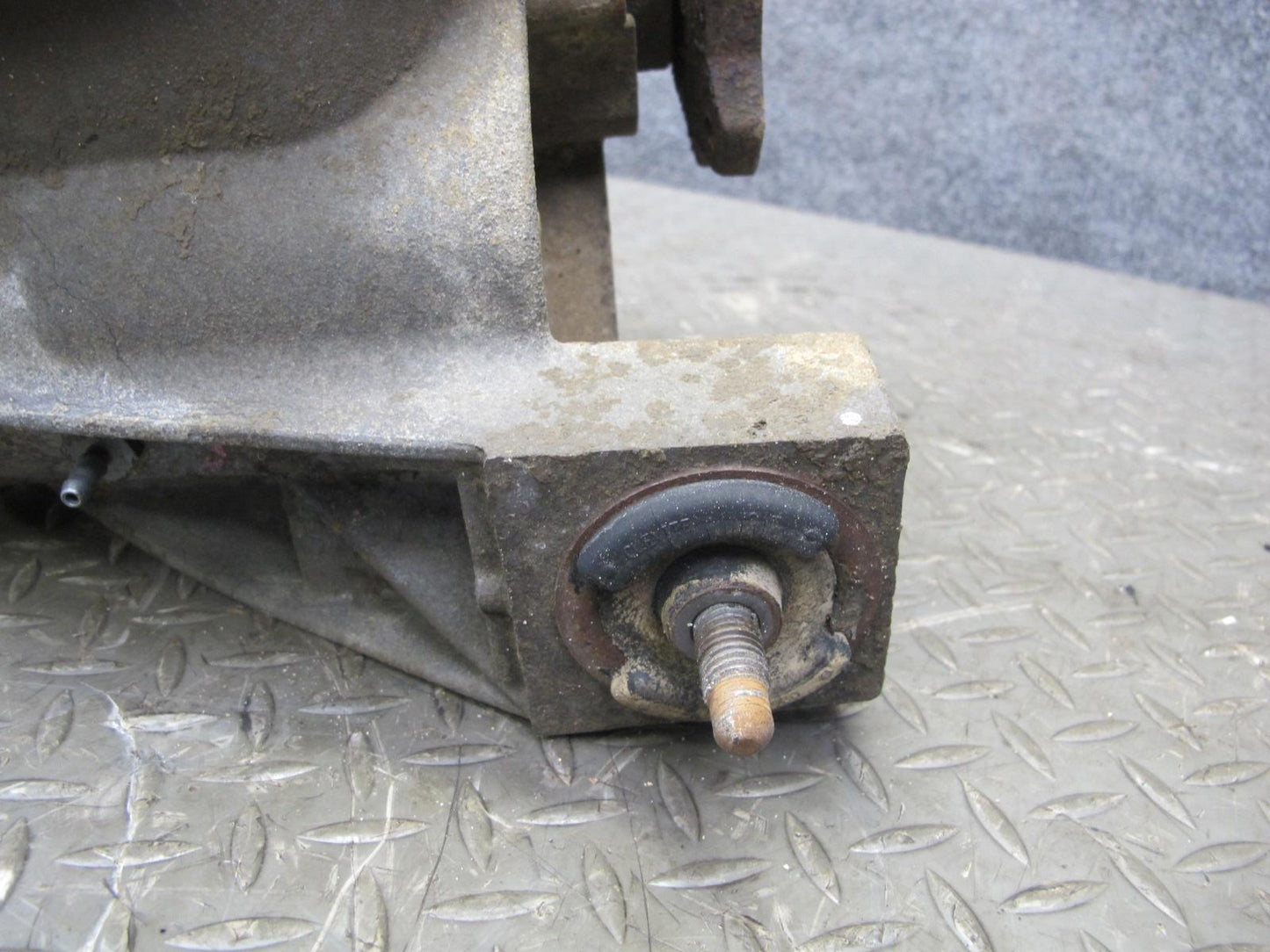 2003-2007 Hummer H2 4WD 4x4 Front Differential Carrier 4.10 Ratio