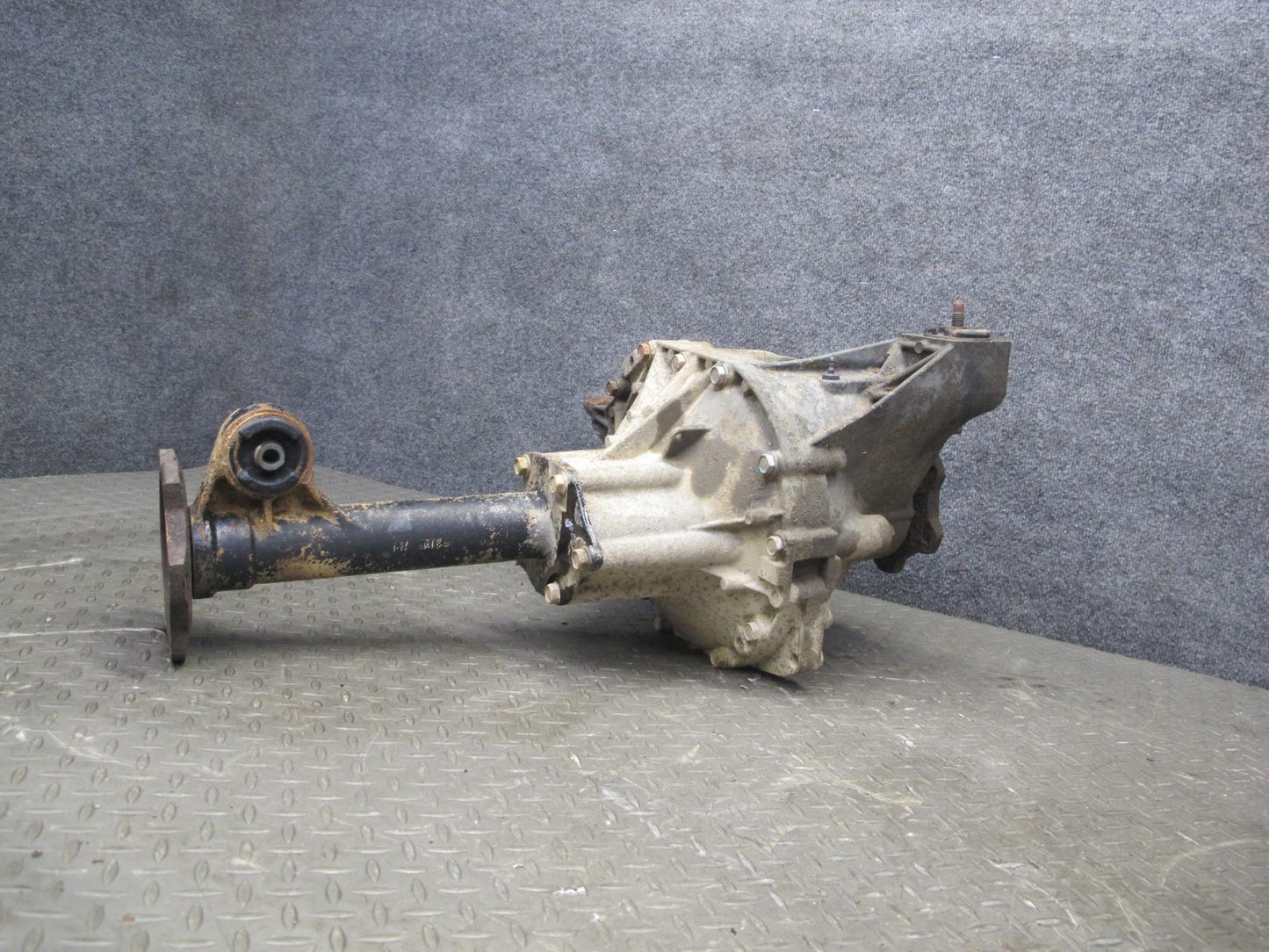 2003-2007 Hummer H2 4WD 4x4 Front Differential Carrier 4.10 Ratio