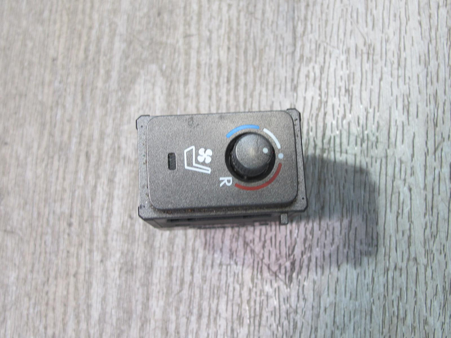 07-12 Lexus LS600h LS460 Front Right Passenger Heated Cooled Seat Switch OEM