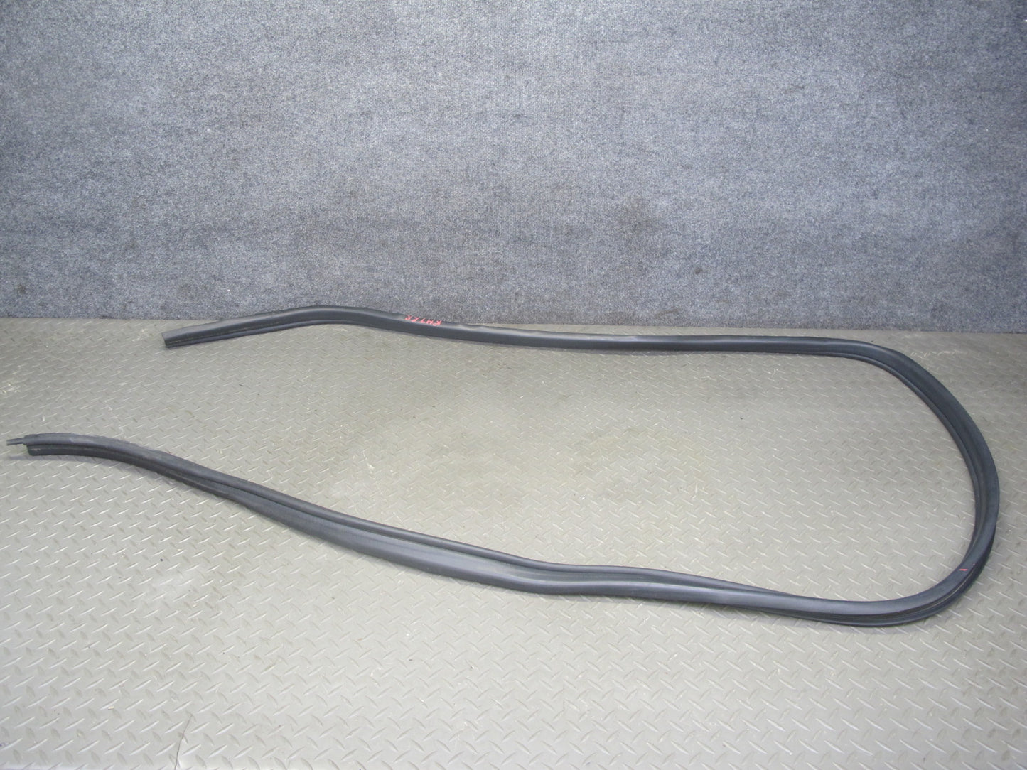 2003-2009 Hummer H2 Rear Right Passenger Side Door Body Weatherstrip Rubber Seal