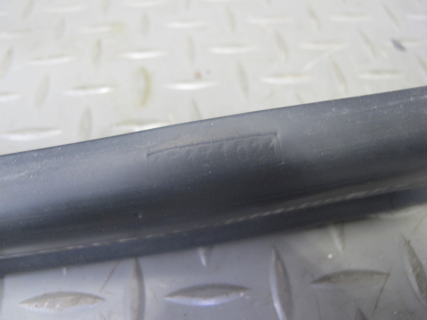 2003-2009 Hummer H2 Rear Right Passenger Side Door Body Weatherstrip Rubber Seal