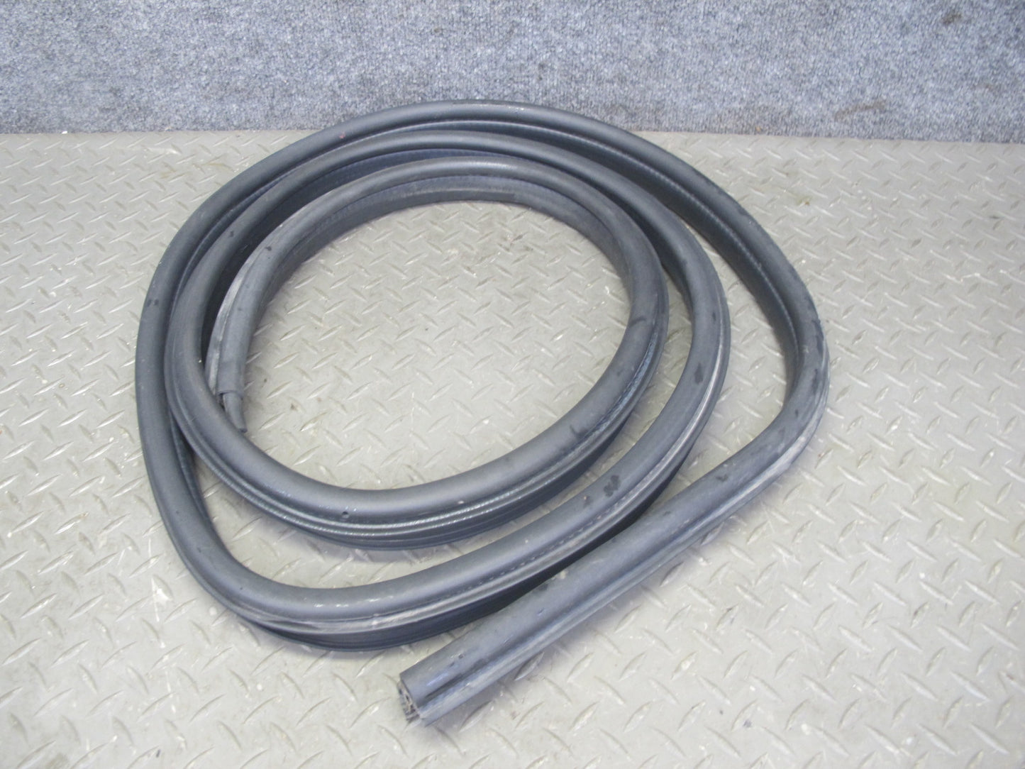2003-2009 Hummer H2 Rear Right Passenger Side Door Body Weatherstrip Rubber Seal