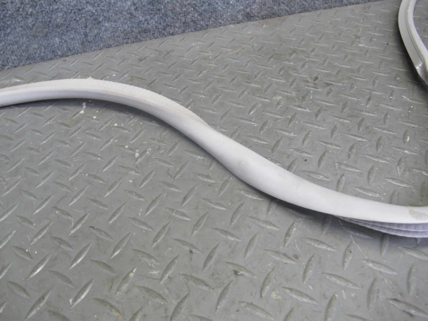 2003-2009 Hummer H2 Front Upper Roof Weatherstrip Rubber Seal