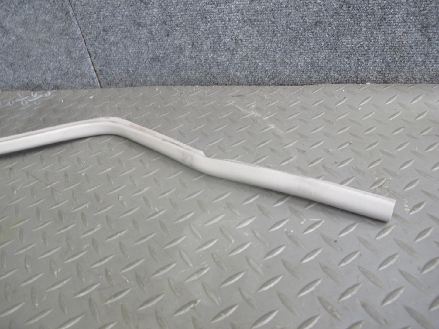 2003-2009 Hummer H2 Front Upper Roof Weatherstrip Rubber Seal