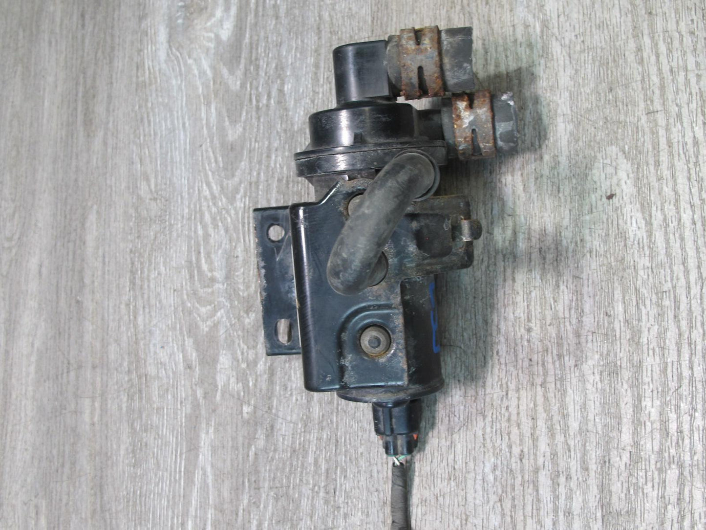 08-16 Lexus UVF46 LS600h Heater Auxiliary Electric Coolant Water Pump OEM