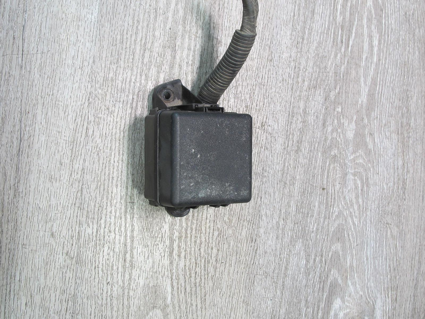 08-16 Lexus UVF46 LS600h Engine Compartment Fuse Relay Box Module OEM