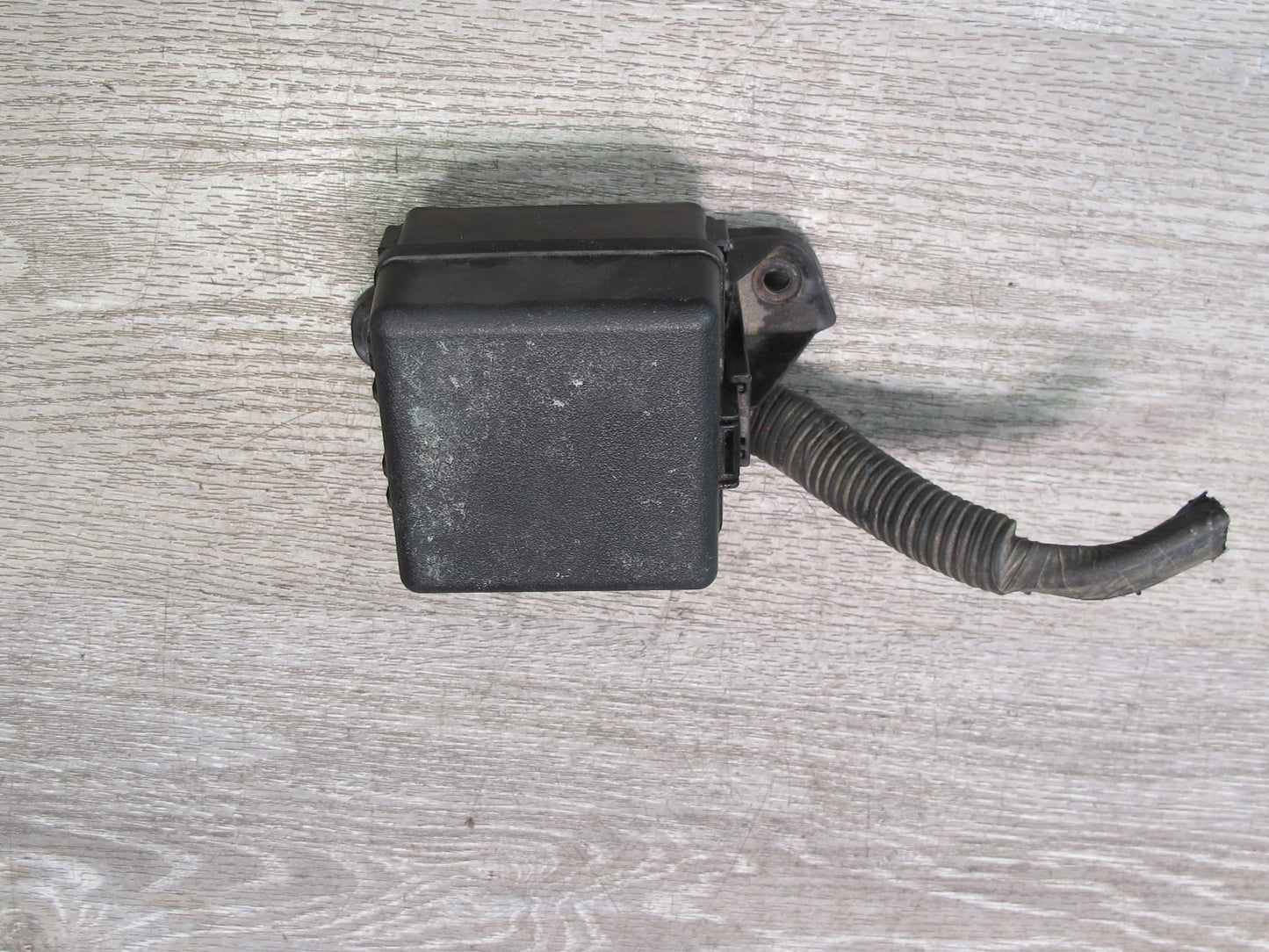 08-16 Lexus UVF46 LS600h Engine Compartment Fuse Relay Box Module OEM