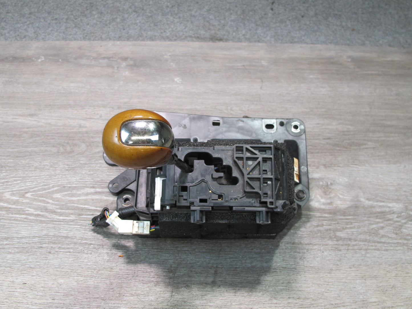 08-09 Lexus UVF46 LS600h A/T Automatic Transmission Gear Shifter w Knob OEM