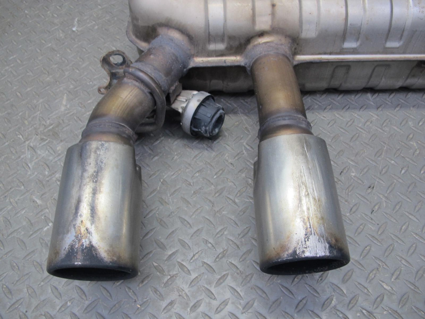 2008 VW Golf MK5 R32 VR6 3.2L Rear Exhaust Muffler w Tips OEM