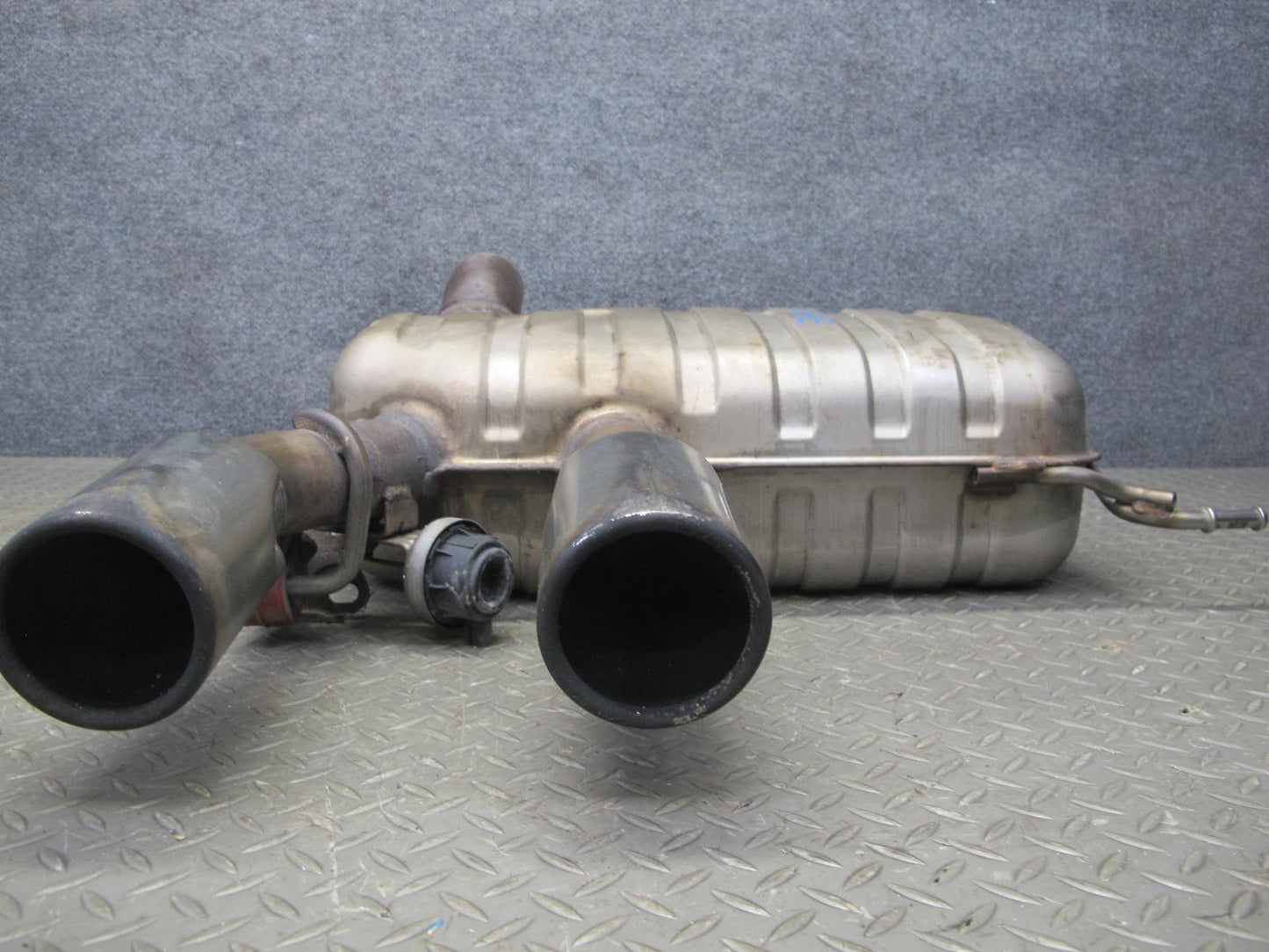 2008 VW Golf MK5 R32 VR6 3.2L Rear Exhaust Muffler w Tips OEM