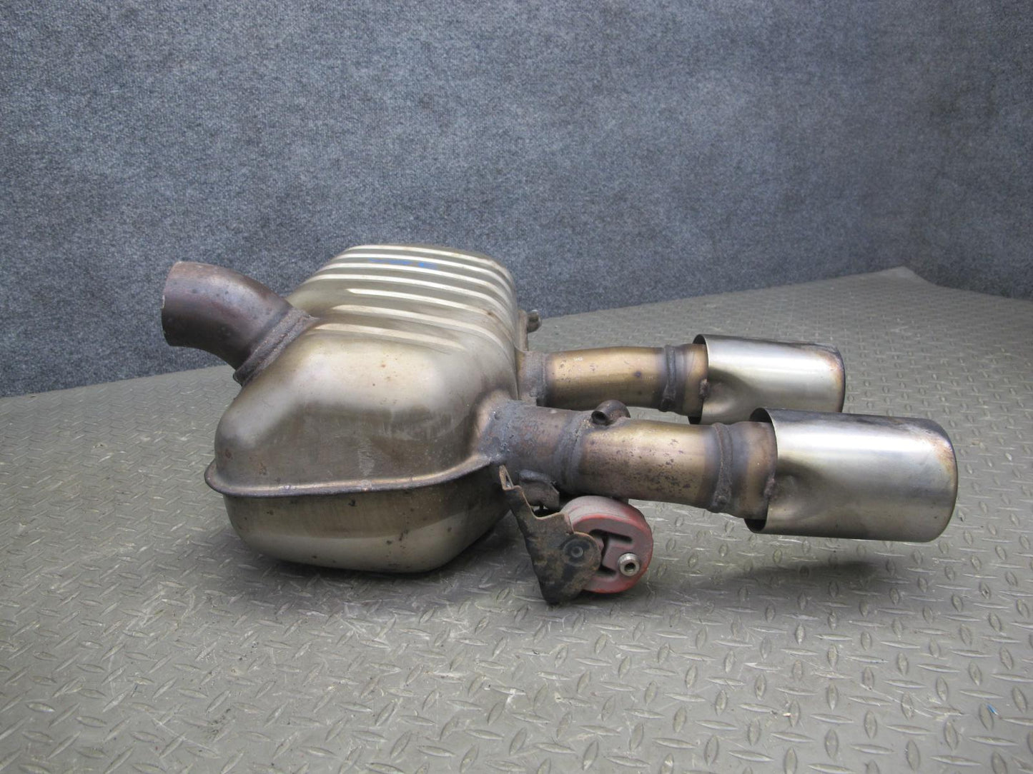 2008 VW Golf MK5 R32 VR6 3.2L Rear Exhaust Muffler w Tips OEM