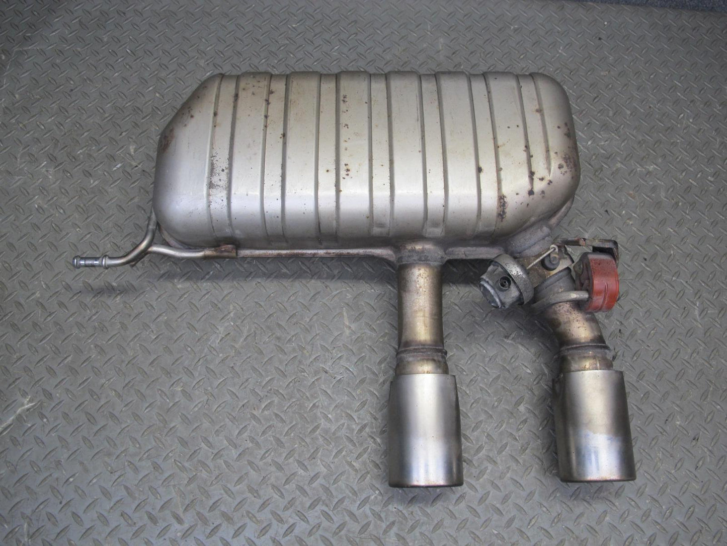 2008 VW Golf MK5 R32 VR6 3.2L Rear Exhaust Muffler w Tips OEM