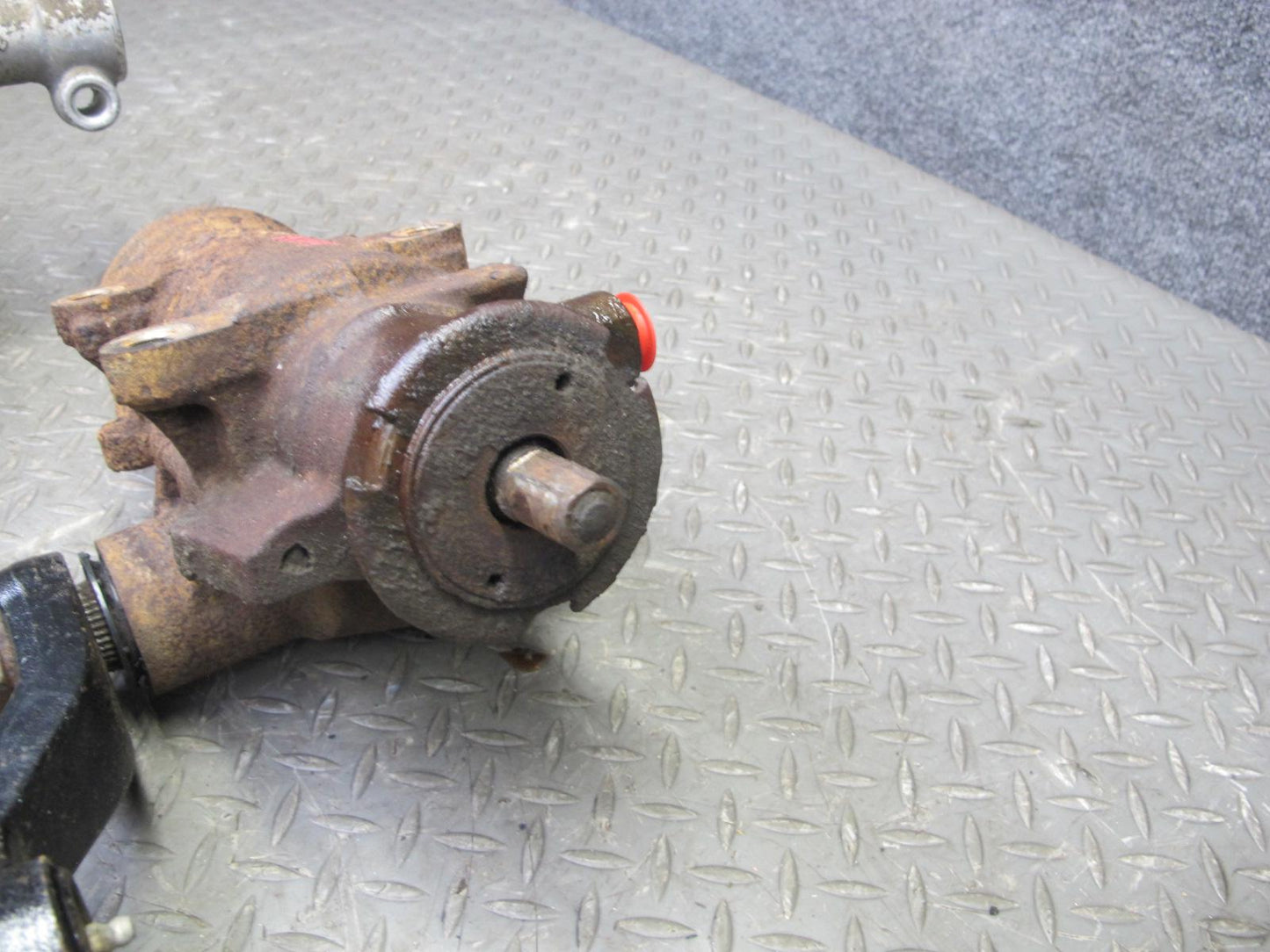 2003-2007 Hummer H2 4WD 6.0L Steering Gear Rack & Pinion Box Assembly