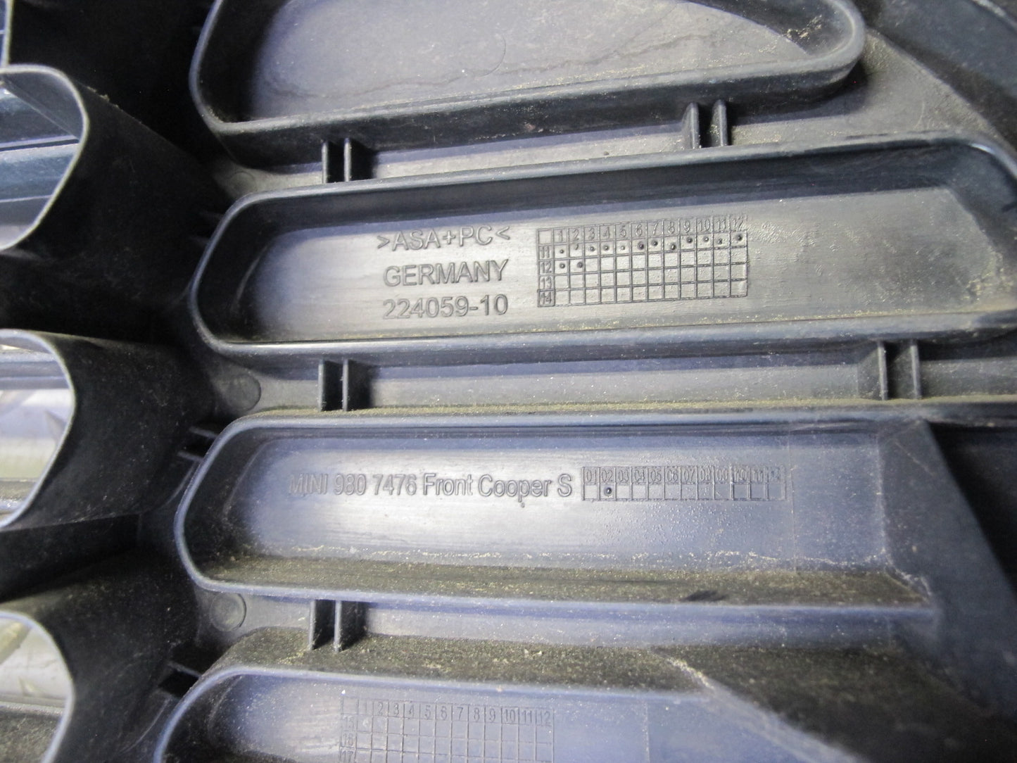 11-13 Mini Cooper S R60 Countryman Front Bumper Upper Grille OEM