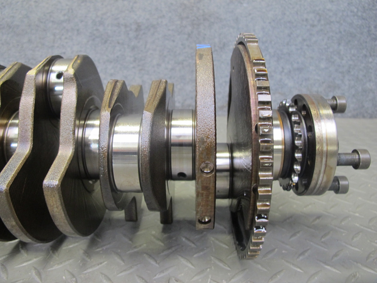 2008 VW Golf R32 VR6 Cbra 3.2L Engine Crankshaft w Bearings & Pulley 105K OEM