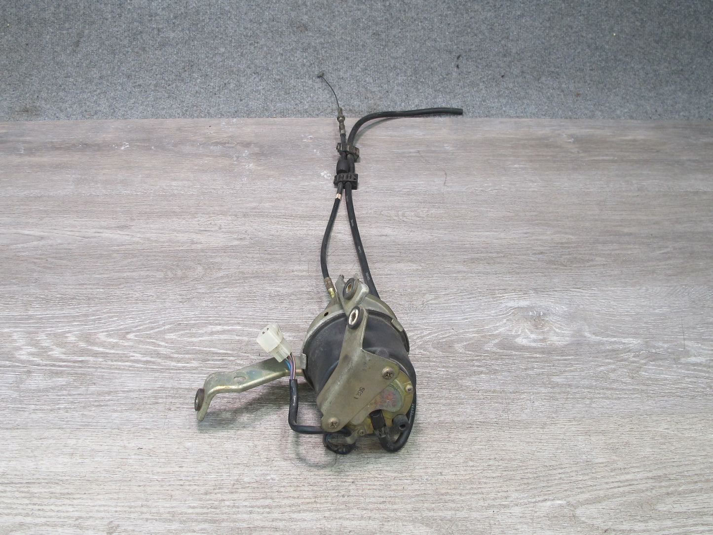 1988 Mazda FC3S RX7 Cruise Control Servo Actuator X4T15176 OEM