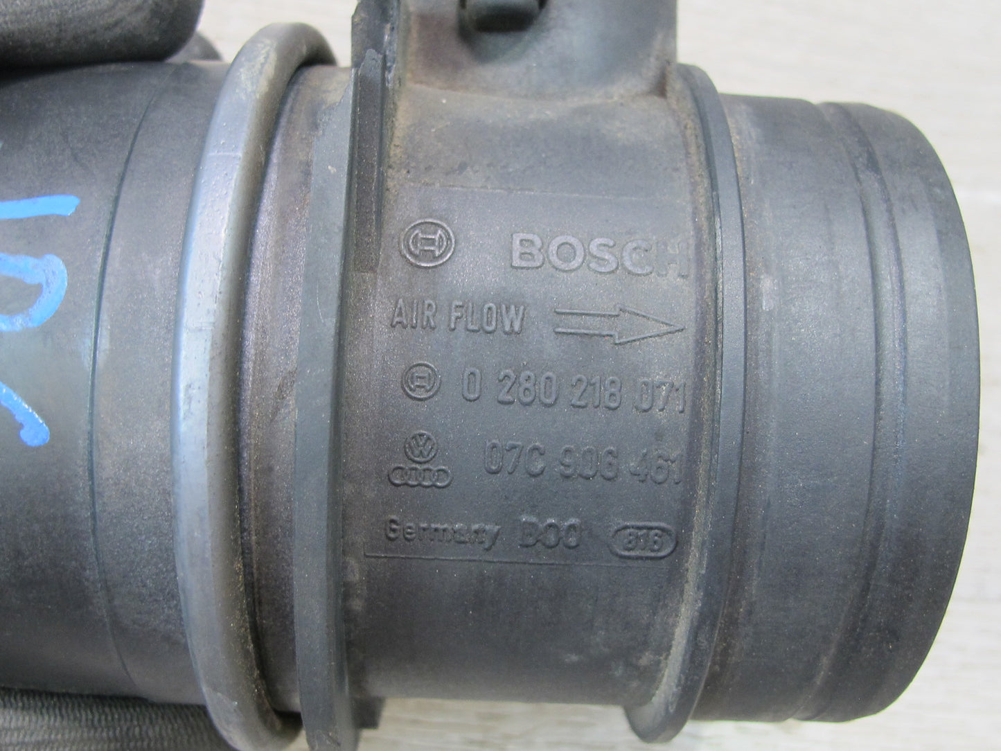 2003-2006 Porsche Cayenne 955 Turbo Mass Air Flow Meter MAF Sensor 07C906461