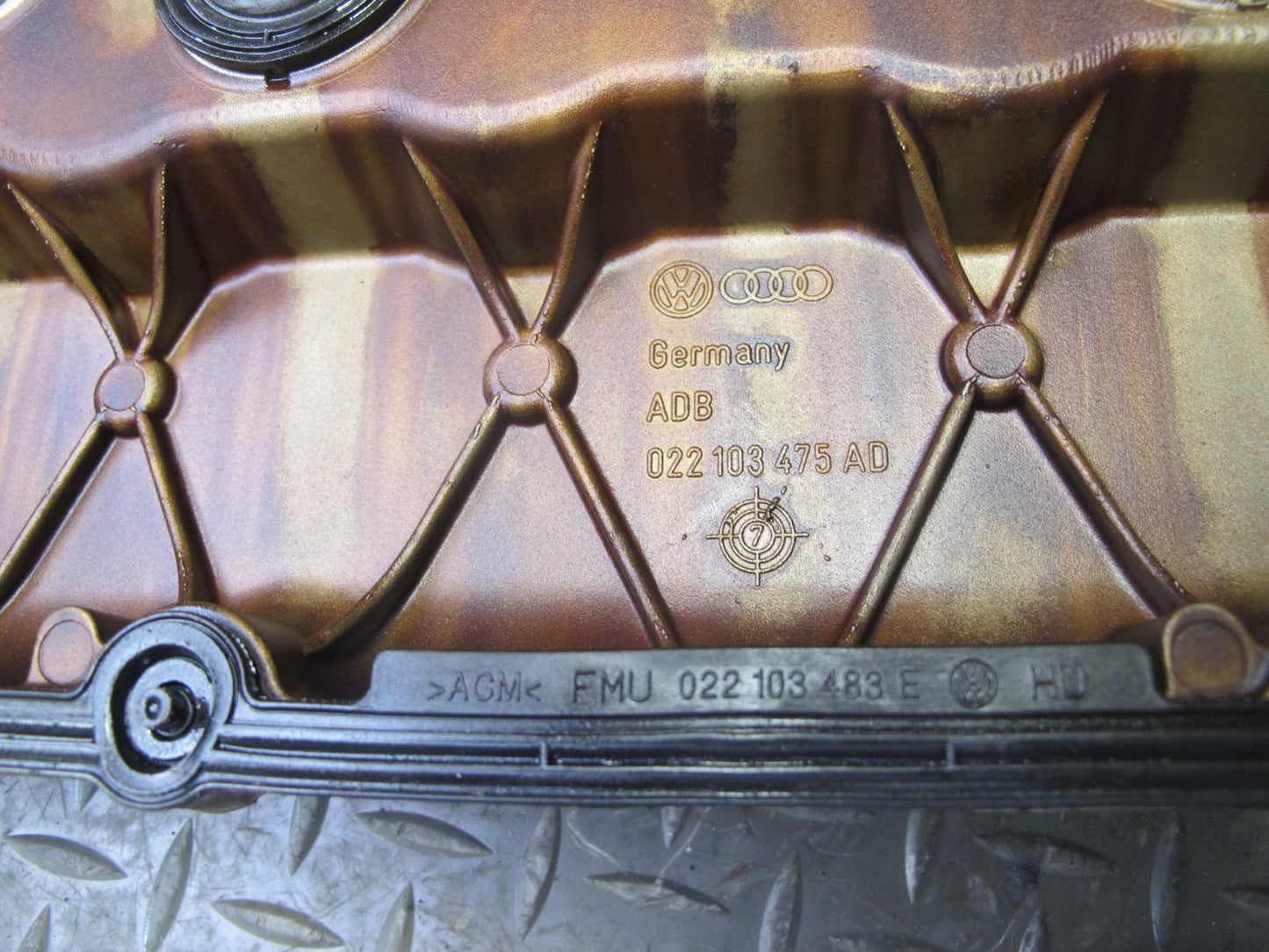 07-08 VW EOS Golf R32 MK5 VR6 3.2L Cbra Engine Valve Cover OEM