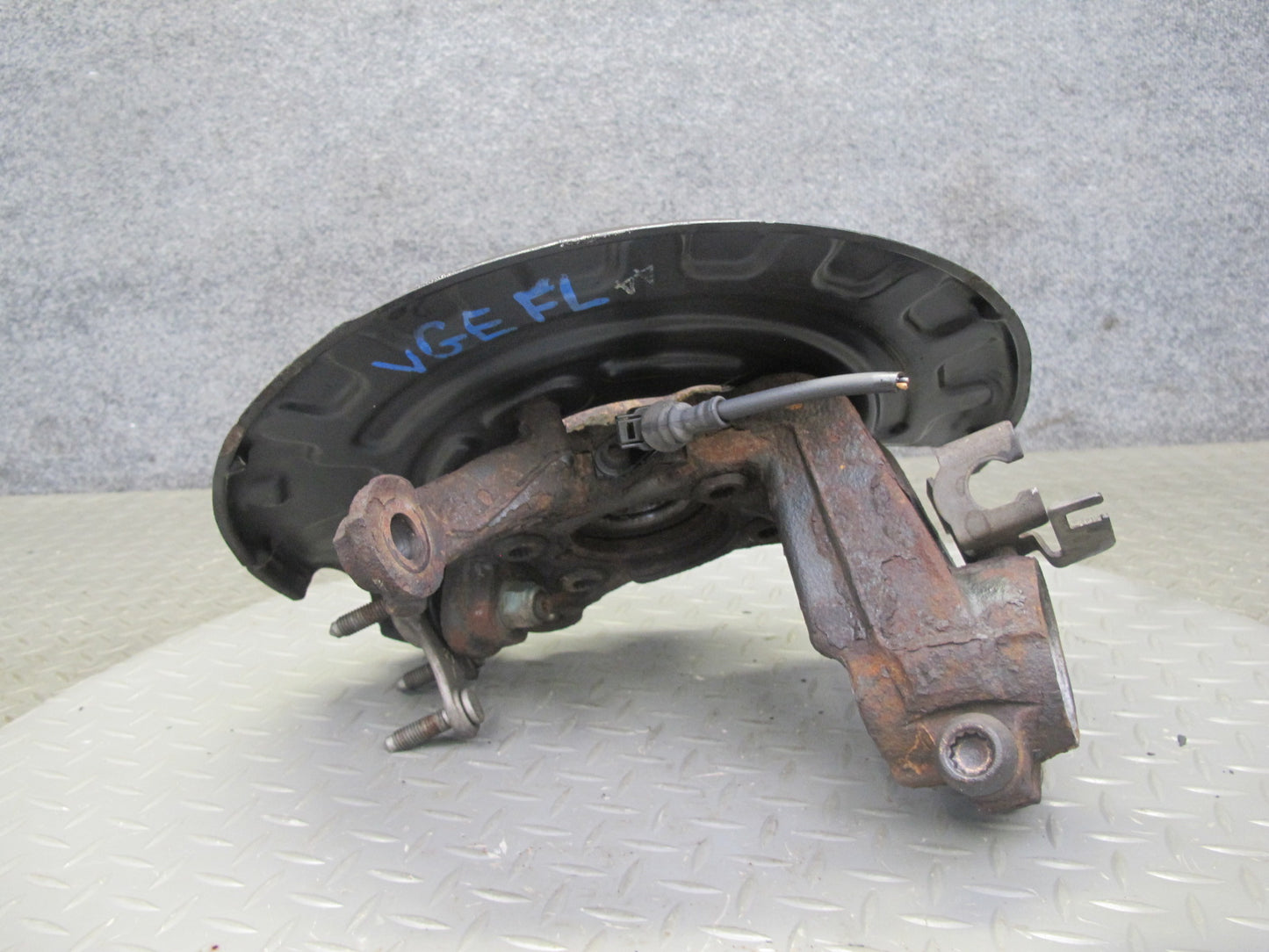 2008 VW R32 VR6 AWD Front Left Spindle Knuckle Wheel Hub Bearing 105K Miles OEM
