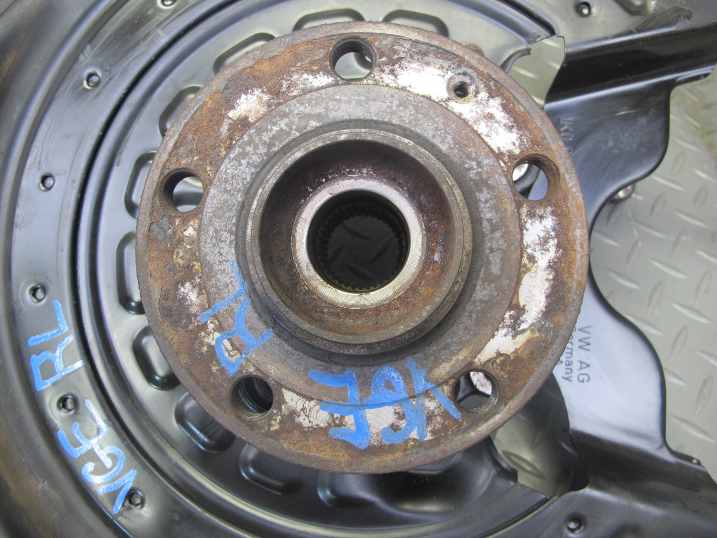 2008 VW Golf R32 VR6 AWD Rear Left Spindle Knuckle Wheel Hub Bearing OEM