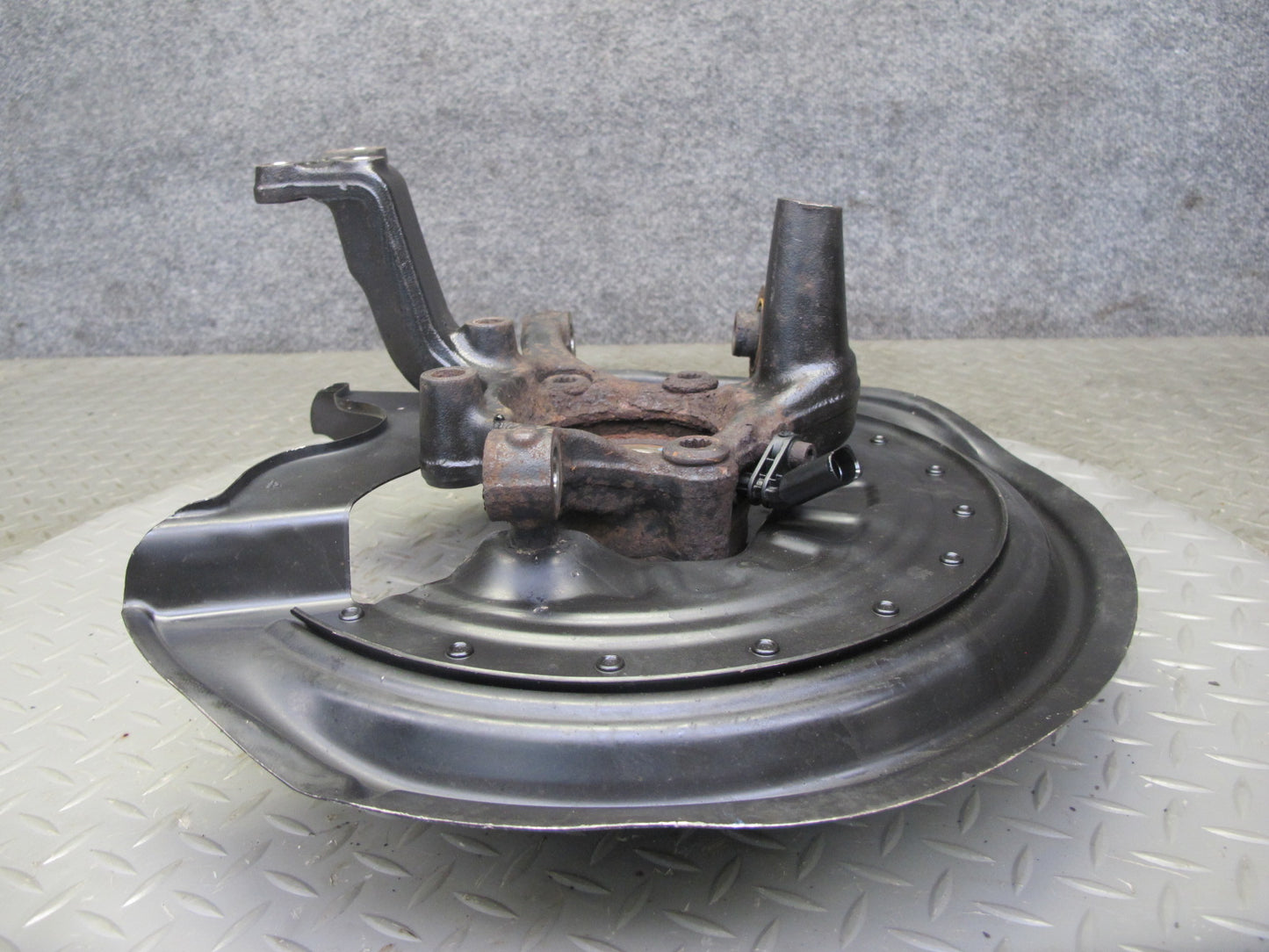 2008 VW Golf R32 VR6 AWD Rear Left Spindle Knuckle Wheel Hub Bearing OEM